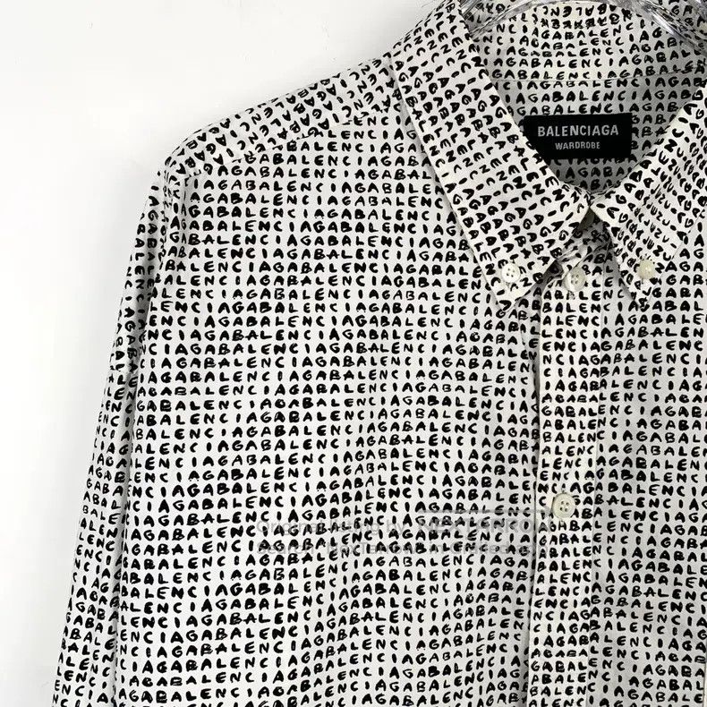 Balenciaga Balenciaga Graffiti Logo Fully Printed Collar Patchwork Co Size XS / US 0-2 / IT 36-38 - 3 Thumbnail