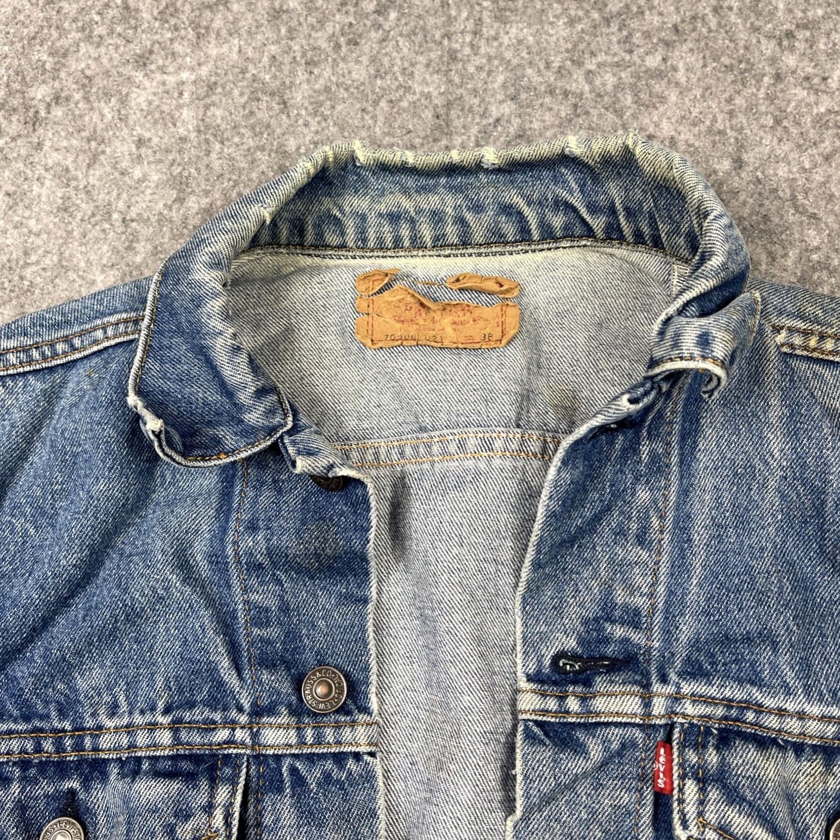 Levi's VINTAGE Levi's Trucker Jacket Denim Blue 38 Regular Men's Distressed USA 80s Leather? (Note: cannot add new info) Size US XXS / EU 40 - 5 Thumbnail