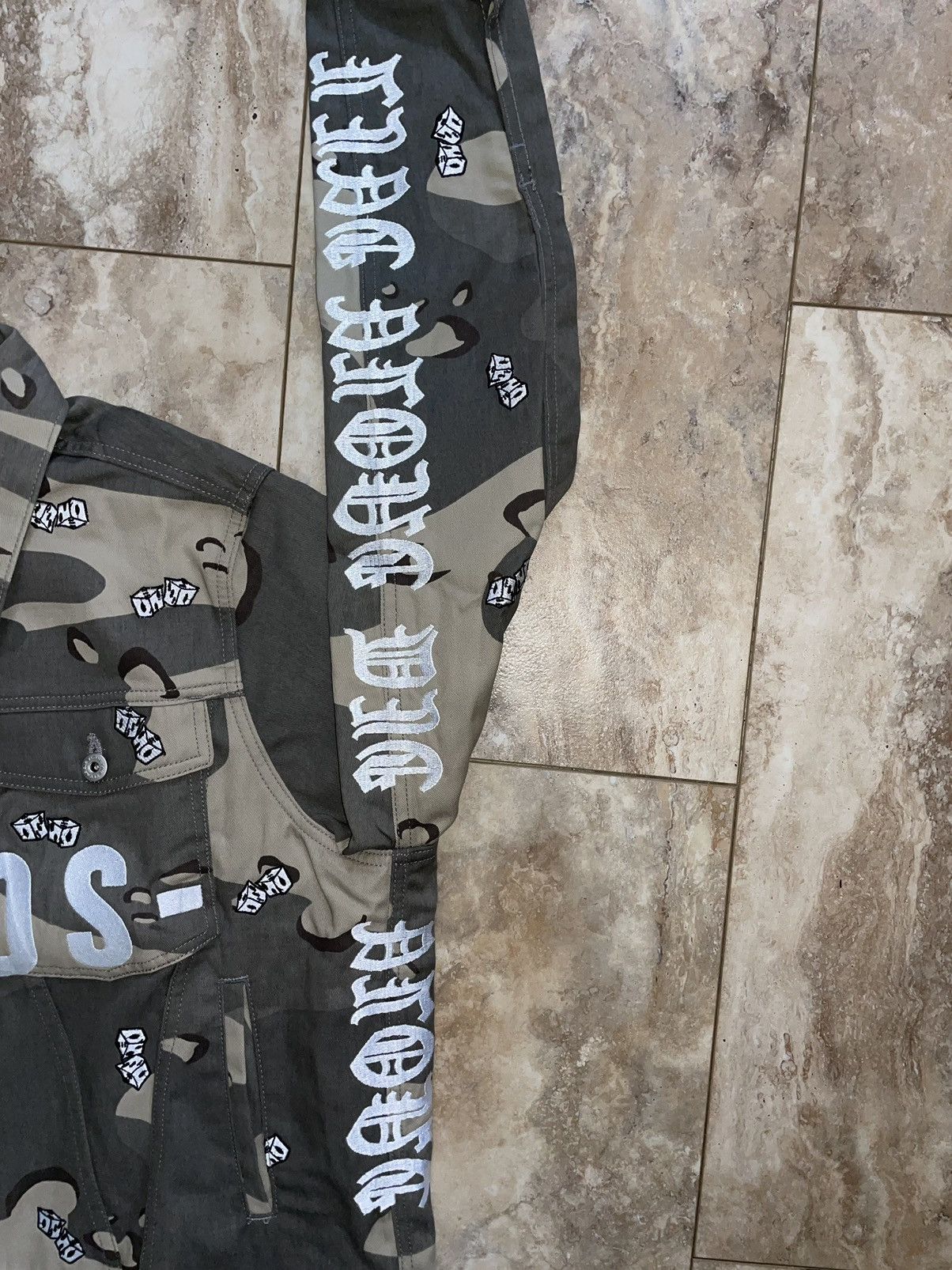 Vlone Unreleased Vlone Dice Camo Embroidered Denim Jacket Size XL Size US XL / EU 56 / 4 - 5 Thumbnail