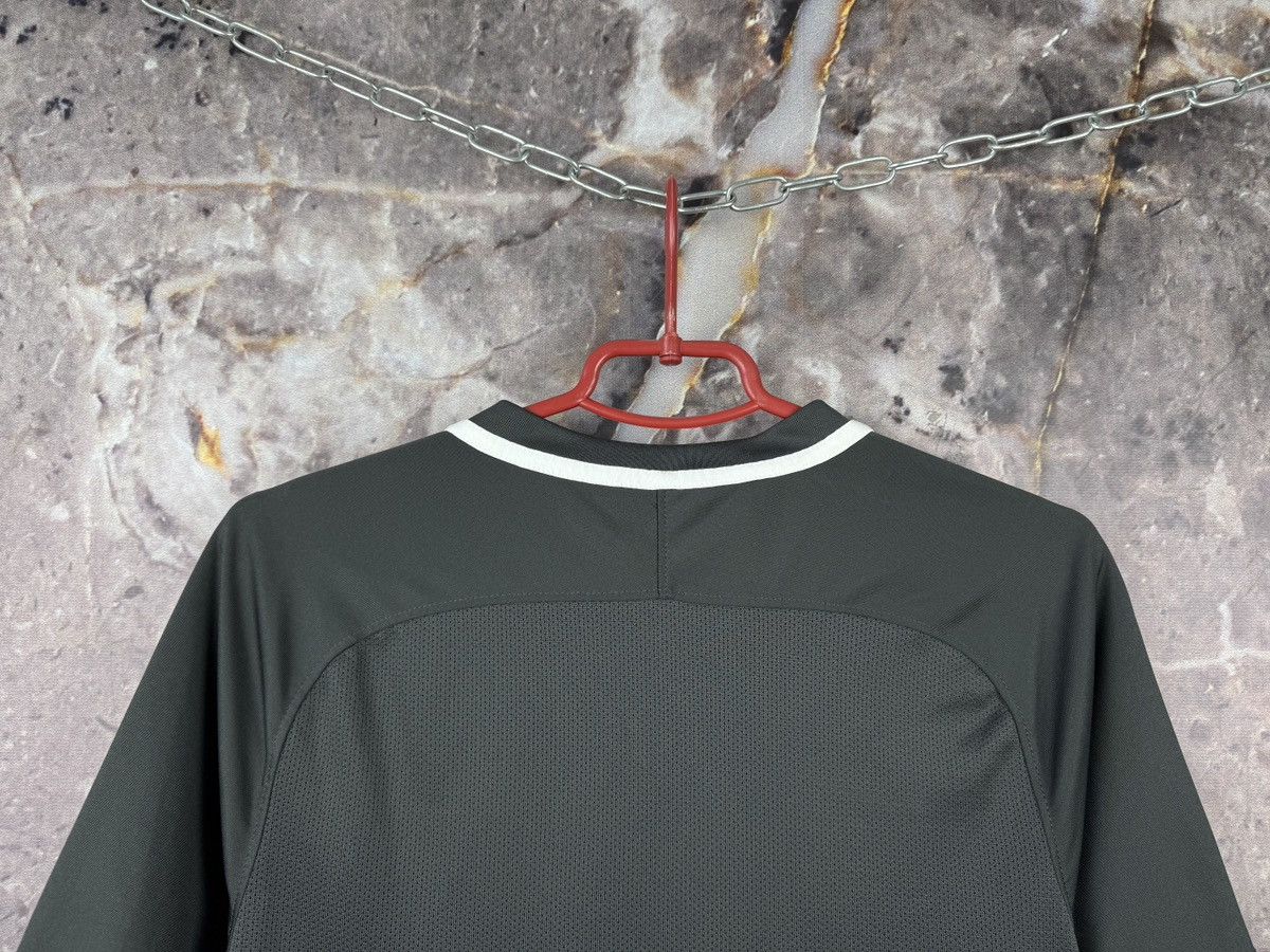 Nike Men’s Nike T-Shirt Striped Black Gray Sportswear Size Small Size US S / EU 44-46 / 1 - 10 Thumbnail