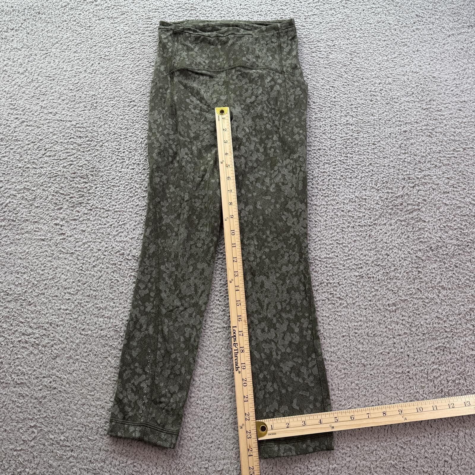 Lululemon Lululemon Floral Camo High Rise Leggings Womens 4 Yoga Pants Size 27" / US 4 / IT 40 - 5 Thumbnail