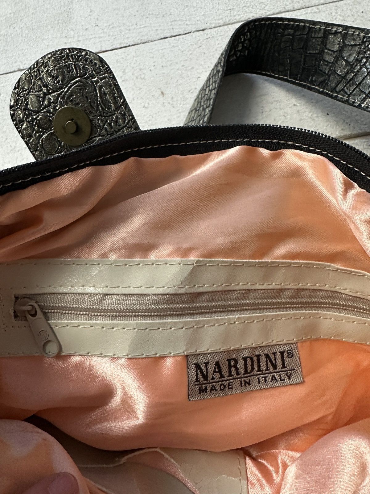 Japanese Brand 🚨Y2K AVANT-GARDE 🚨mesh silver Japan style hand bag Y2K 90s Size ONE SIZE - 10 Thumbnail