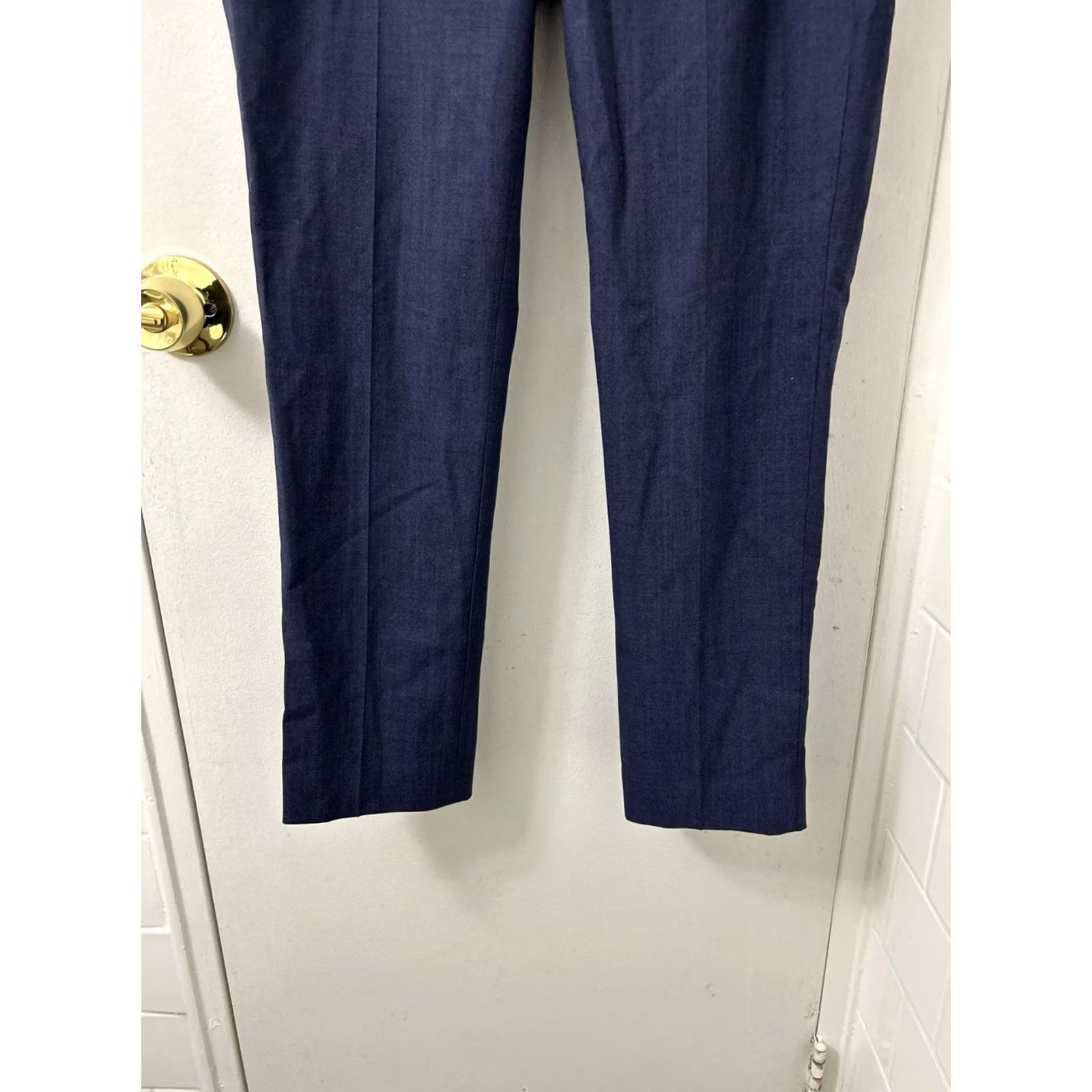 Banana Republic VINTAGE? No. Banana Republic Avery Dress Pants Womens Size 2 Navy Blue 95% Wool Stretch Dress Pants Size 26" / US 2 / IT 38 - 3 Thumbnail