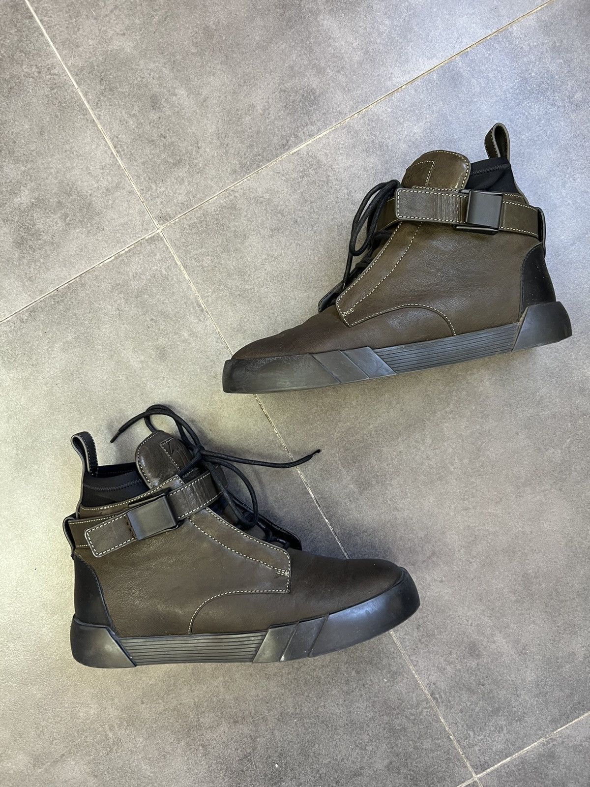 Giuseppe Zanotti Rick Owens type Giuseppe Zanotti belted Hi top sneakers Size US 10 / EU 43 - 2 Thumbnail