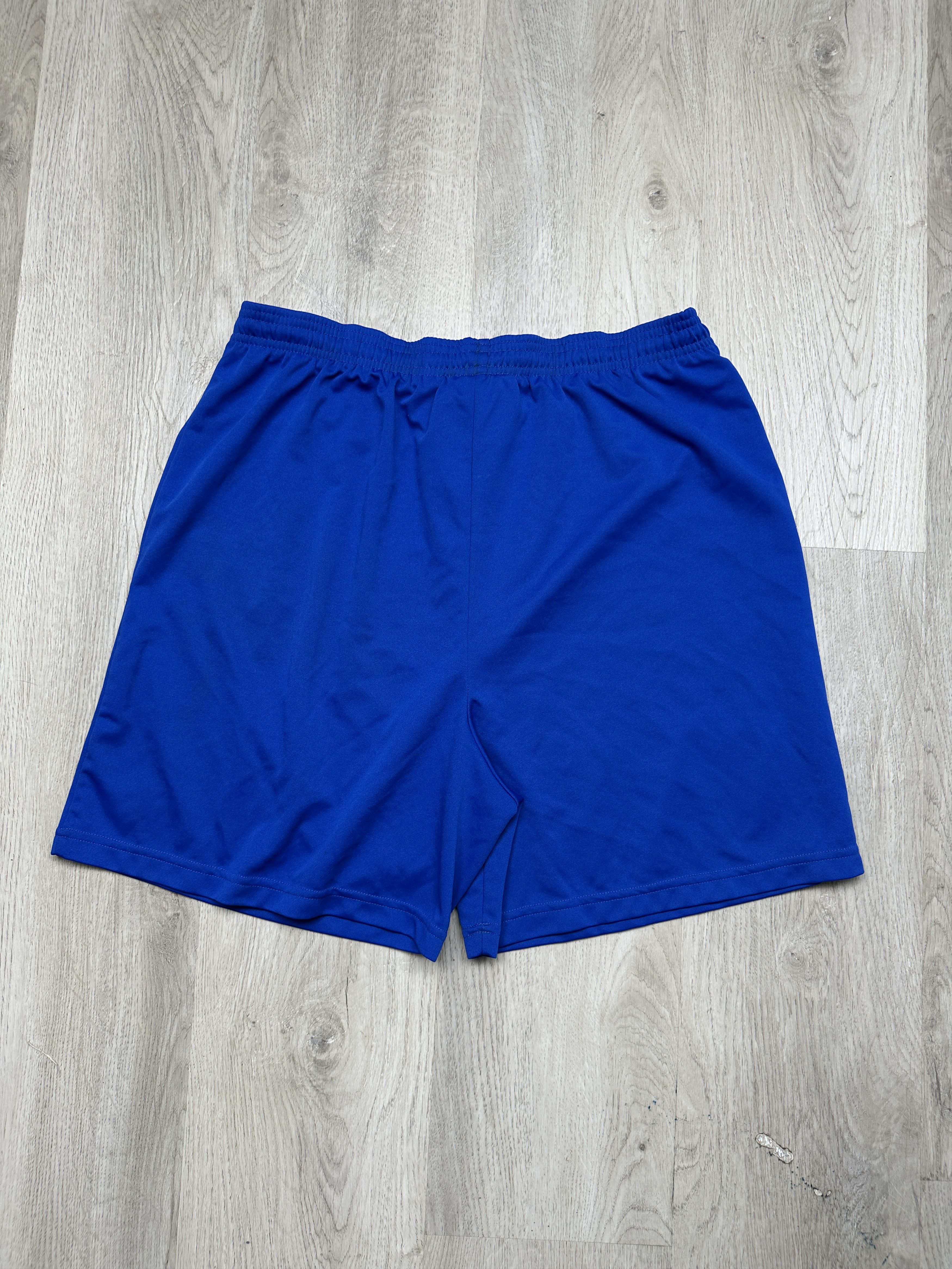 Umbro Umbro Vintage Mens Shorts Size US 34 / EU 50 - 7 Thumbnail
