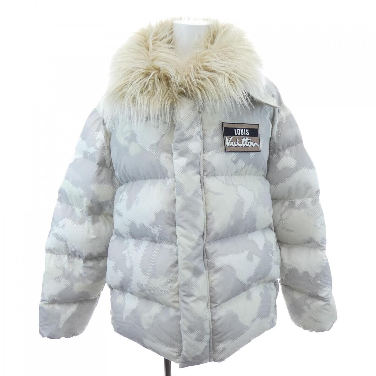 Louis Vuitton Louis Vuitton Louis Vuitton Down Jacket Textile Outerwear HQB08EFTN DUTY FREE for USA Size ONE SIZE - 1 Thumbnail
