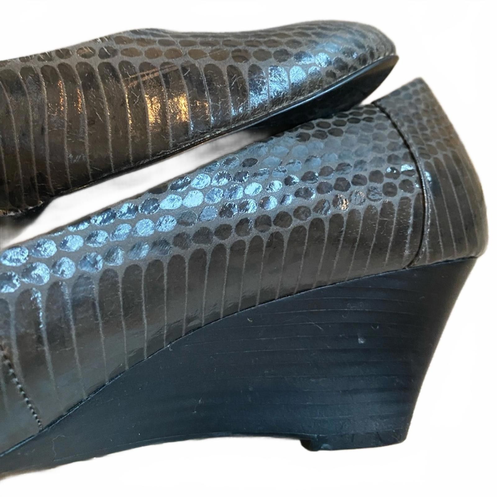 Elie Tahari Vintage TAHARI Snakeskin Taupe Metallic Wedge Heels Size 11 Size US 11 / IT 41 - 6 Thumbnail