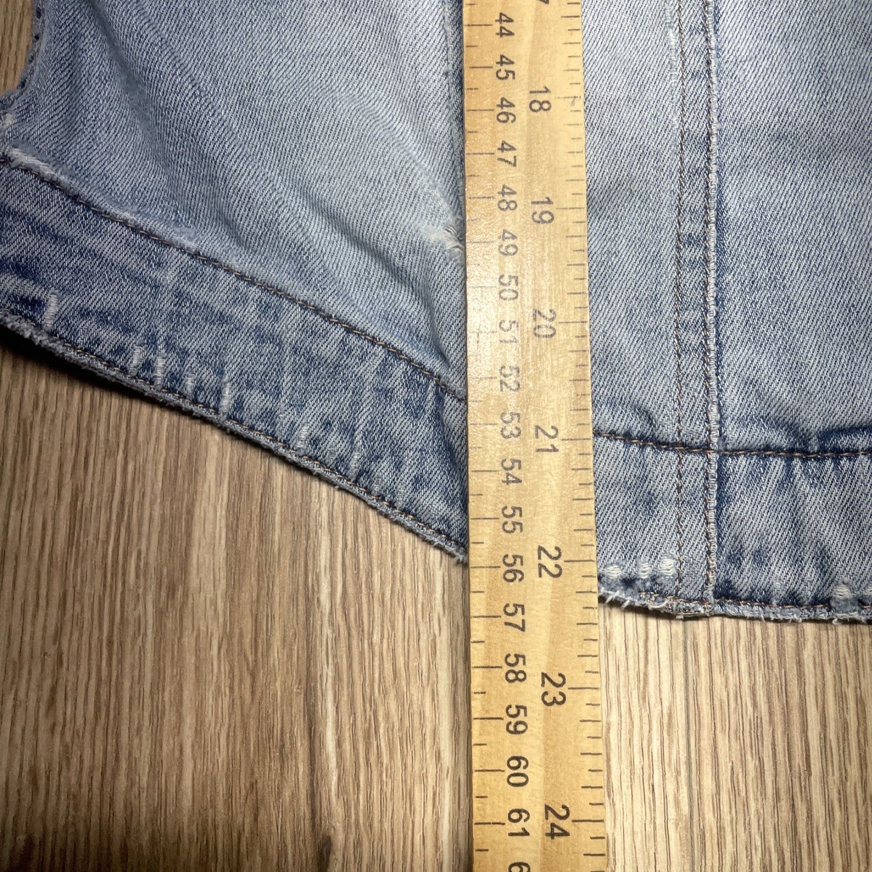 Vintage VINTAGE Chico's Women's Denim Jean Jacket Size 0 Blue Destroyed Cotton Blend Outer Shell Size 25" / US 0 / IT 36 - 5 Thumbnail