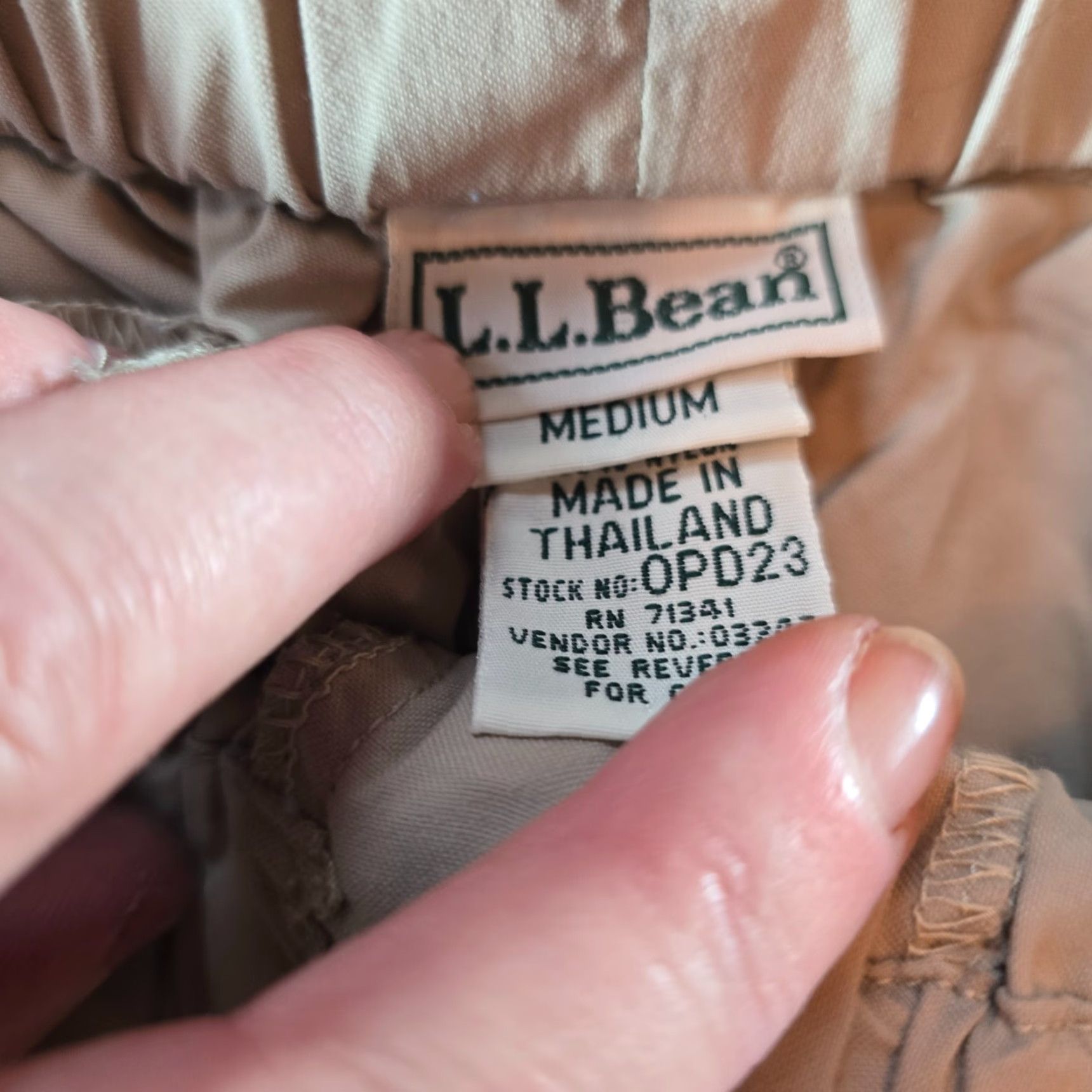 Vintage L.L. Bean Pants Womens Medium Tan Nylon Cargo Convertible Hiking Outdoor Camping Knit Nylon Cargo Pants M Beige Nature 90s Womens? Size 32" / US 10 / IT 46 - 4 Thumbnail