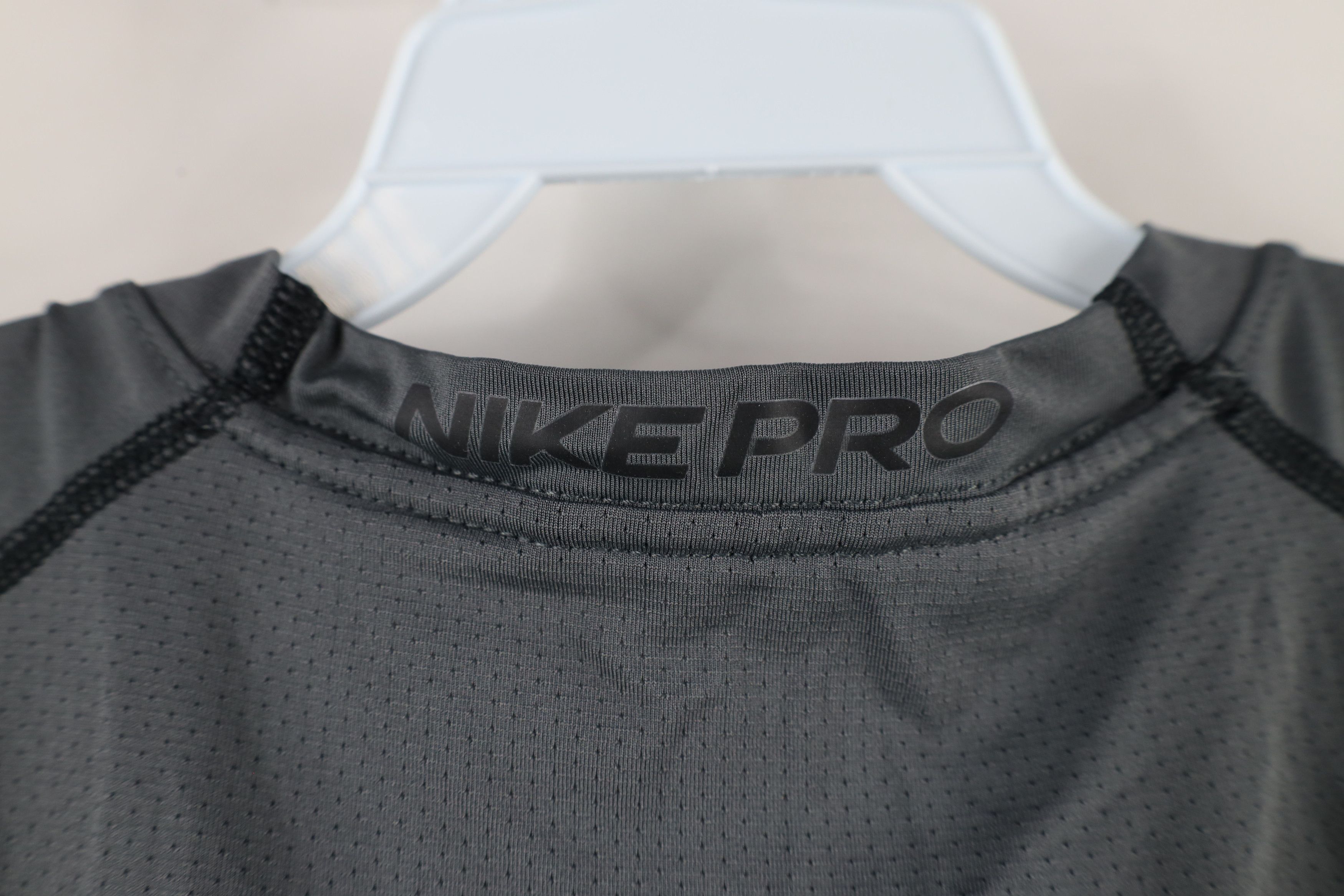 Nike × Vintage Nike Pro Swoosh Logo Compression Sleeveless Training T-Shirt Size US L / EU 52-54 / 3 - 11 Thumbnail