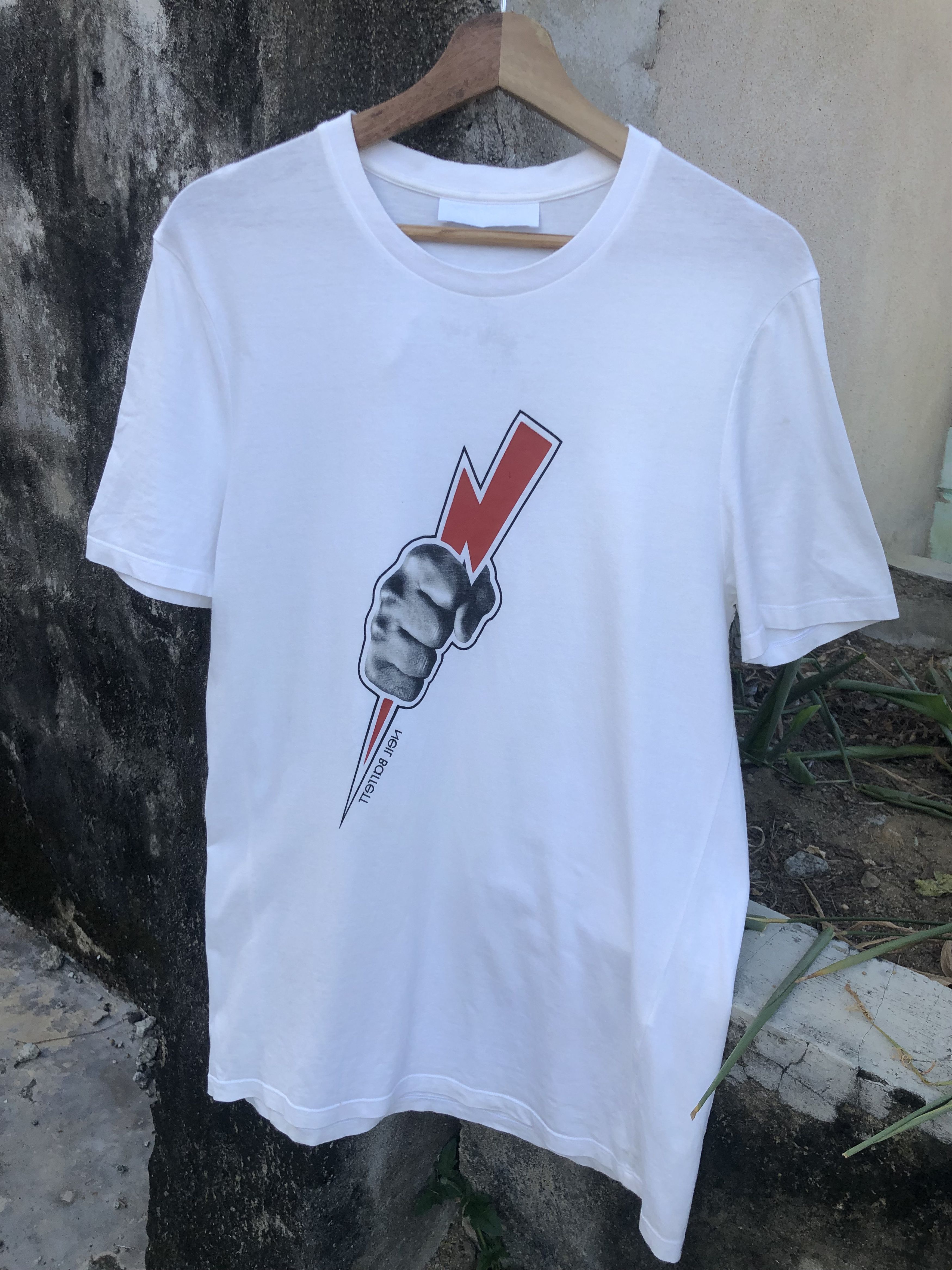 Neil Barrett Neil Barrett Ligthing-Fist Tshirt Size US S / EU 44-46 / 1 - 1 Thumbnail