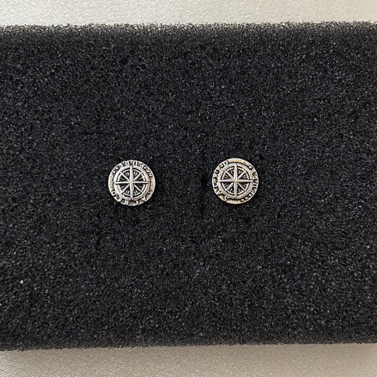 Other 9mm Vintage Six Point Star Stud Earrings for Men Women Size ONE SIZE - 1 Thumbnail