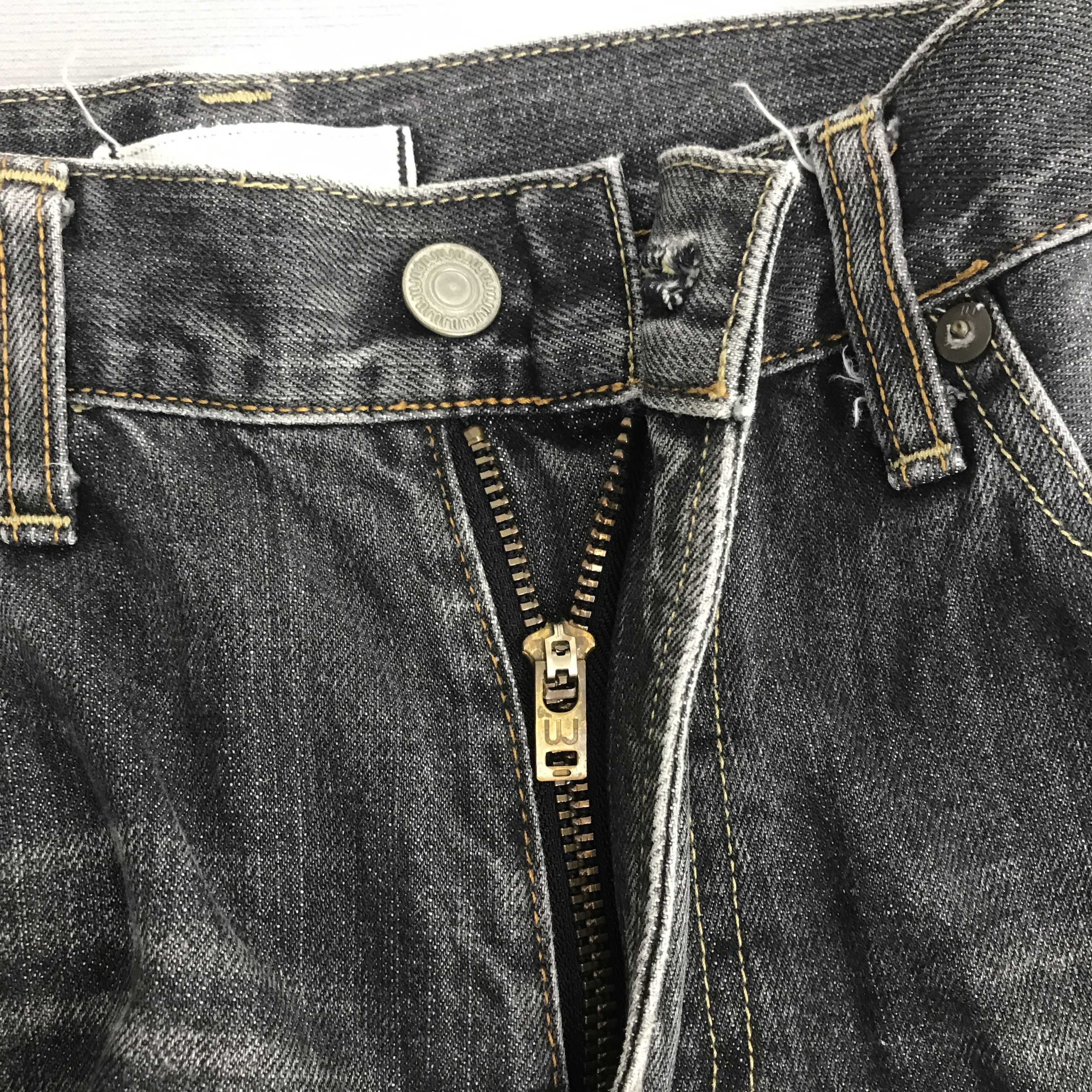 Uniqlo Japan Uniqlo Black faded Distressed Denim jeans pants Size US 29 - 14 Thumbnail