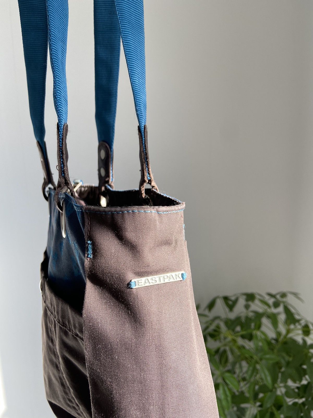 Eastpak × Vintage Vintage Eastpack goth alt handle bag Size ONE SIZE - 4 Thumbnail