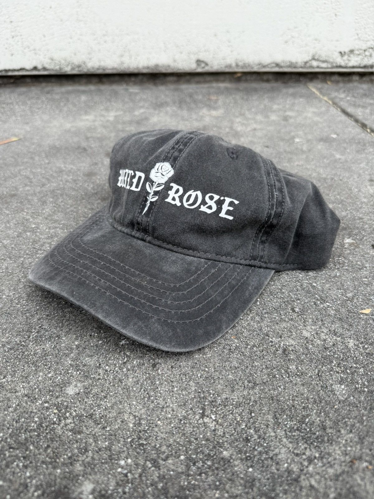 Vintage Wild Rose Hat Size ONE SIZE - 1 Thumbnail