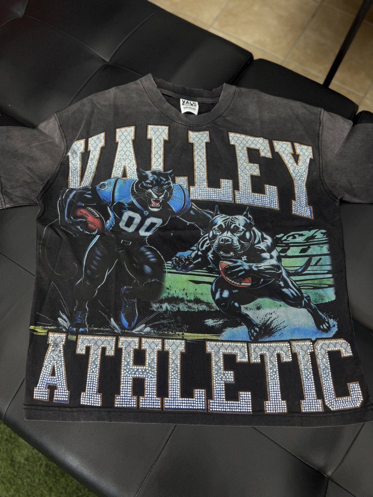 Vale Valley Stone Football Tee Shirt Shiny Size M (NEW) Size US M / EU 48-50 / 2 - 1 Thumbnail
