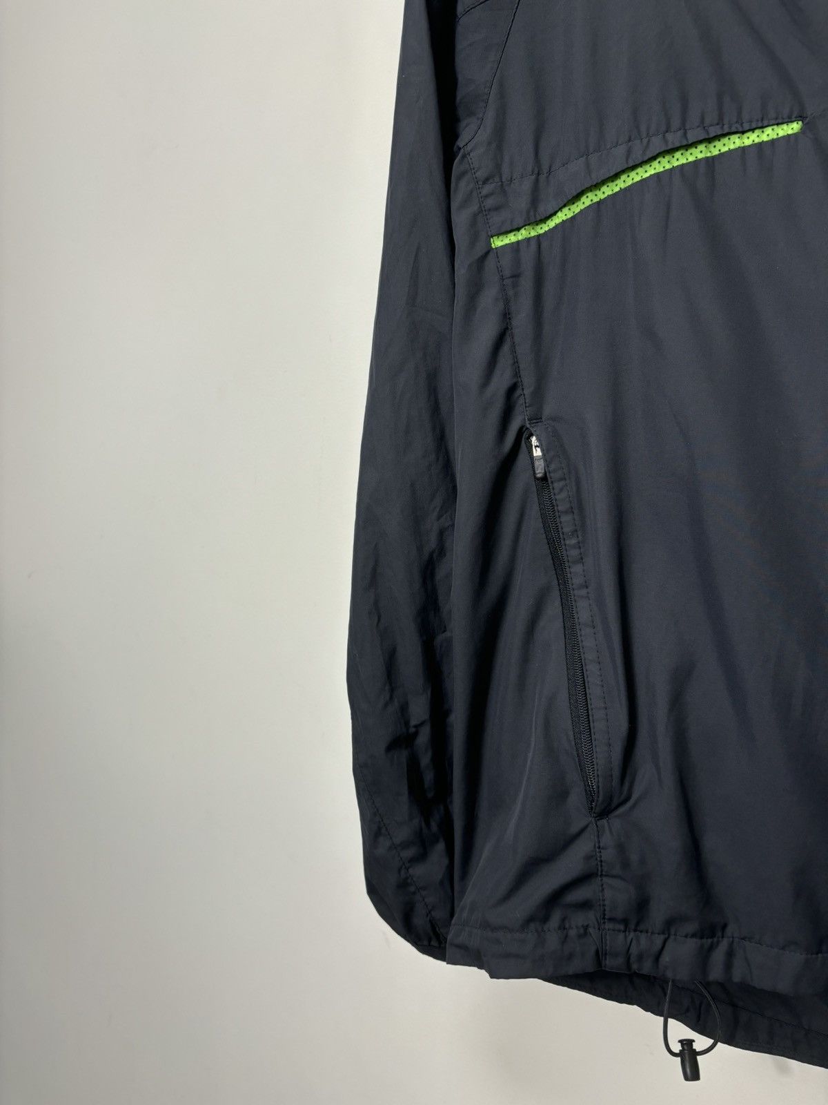 Nike Vintage Nike Y2K Black Reflective Drill Hype Track Jacket Size US S / EU 44-46 / 1 - 7 Thumbnail
