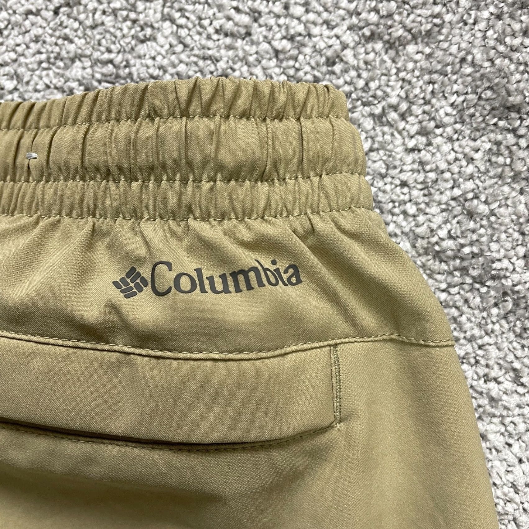 Vintage VINTAGE Columbia Chino Shorts Mens Medium Khaki Brown Elastic Waist Casual Travel 8 Inch Inseam Size US 31 - 4 Thumbnail