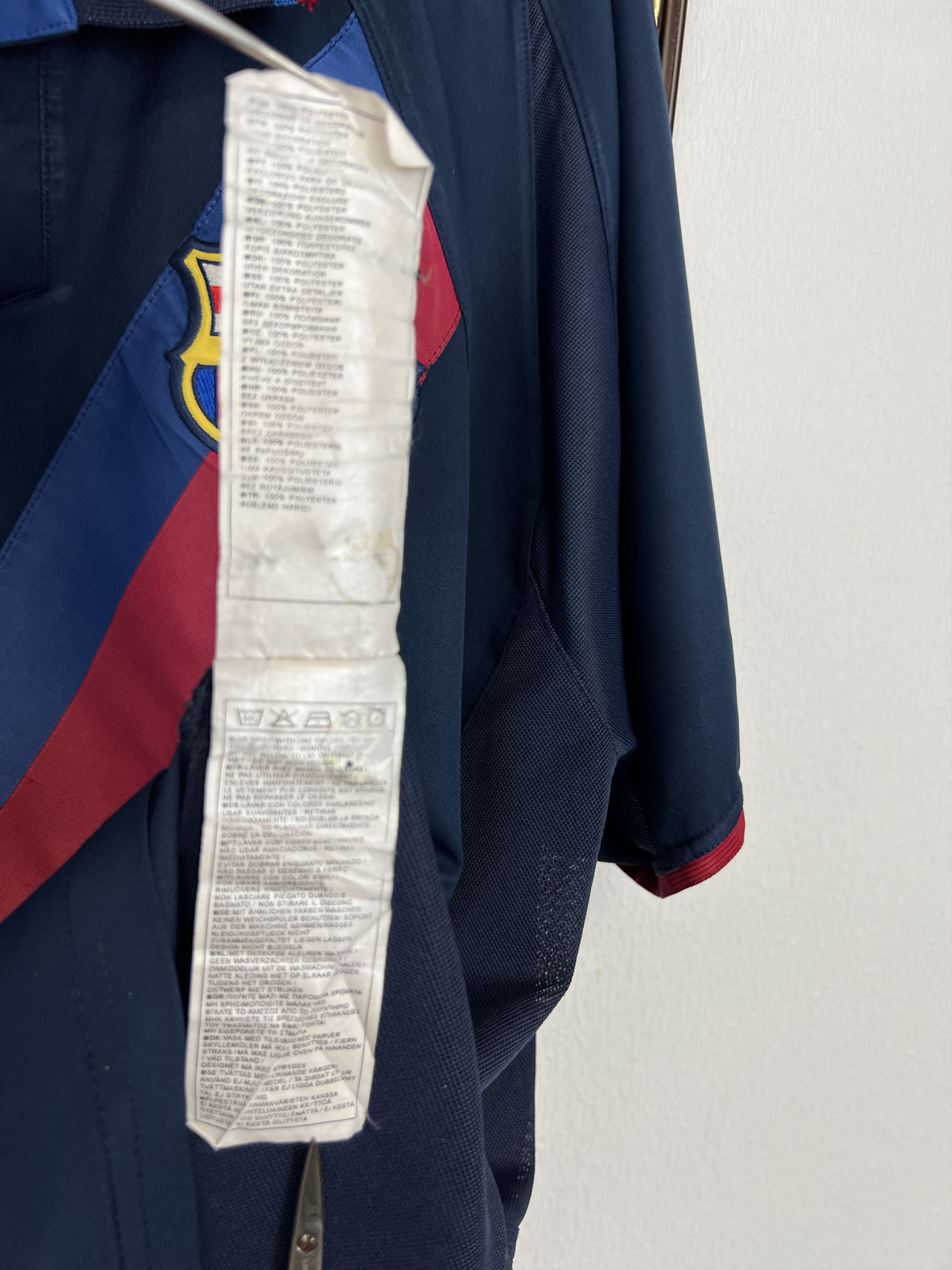 Nike Barcelona football shirt 2002 Soccer Nike Jersey Tee Hype Size US L / EU 52-54 / 3 - 10 Thumbnail