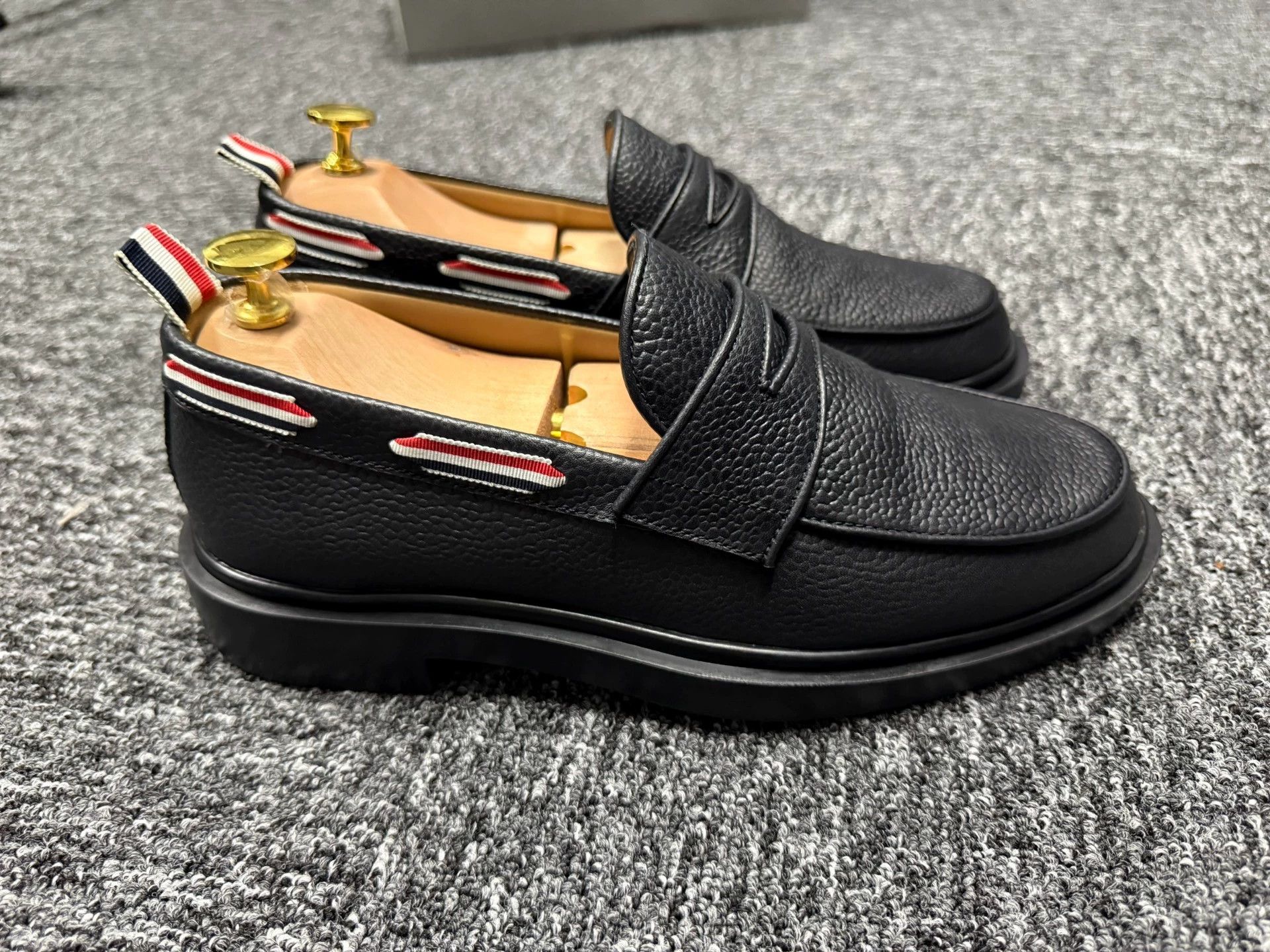 Thom Browne Thom Browne Men's Black Rubber Sole Loafers US7 Rare Size US 7 / EU 40 - 2 Thumbnail