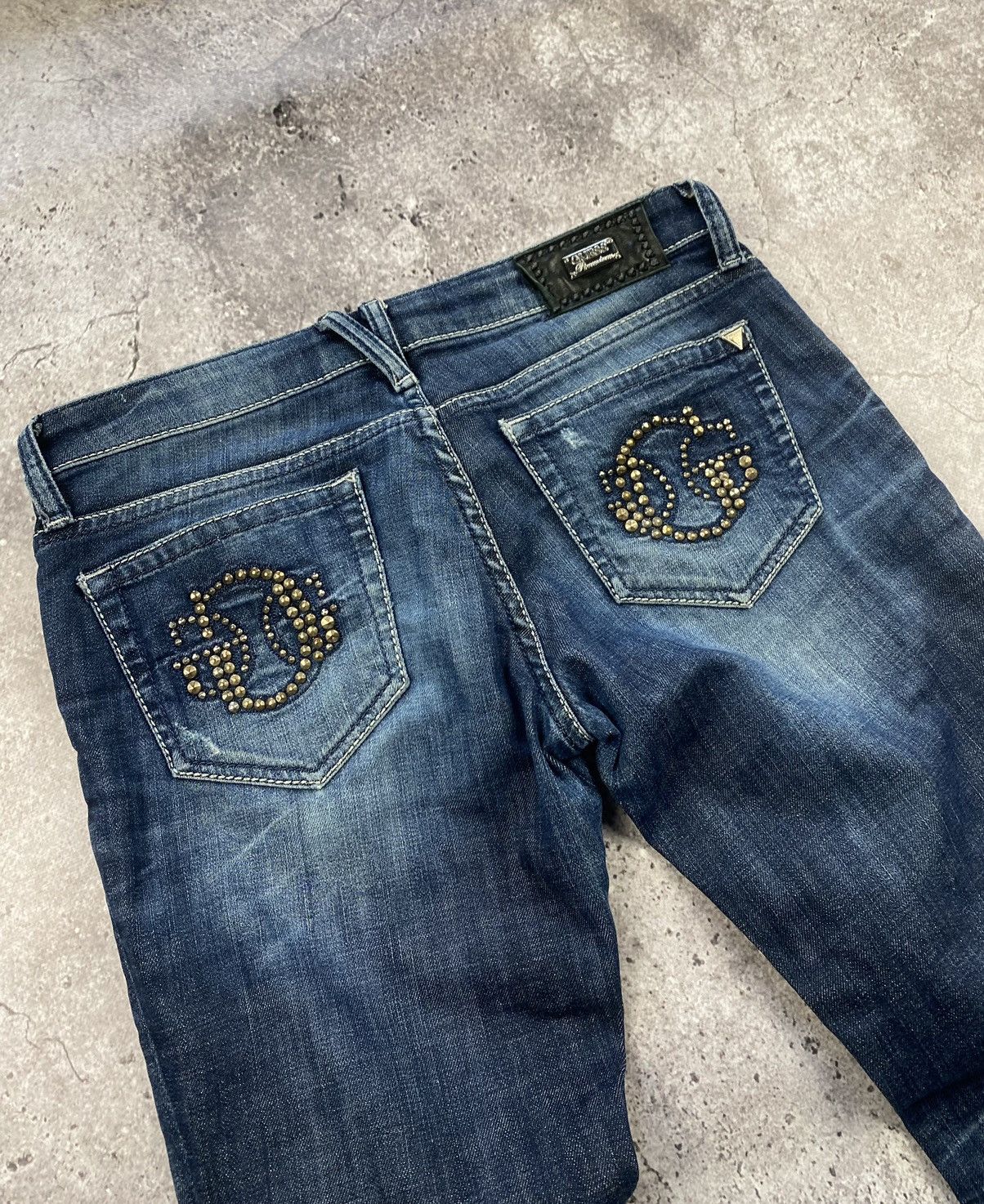 Guess MADE IN USA Guess flare jeans denim y2k VINTAGE crystal deni Size 26" / US 2 / IT 38 - 2 Thumbnail