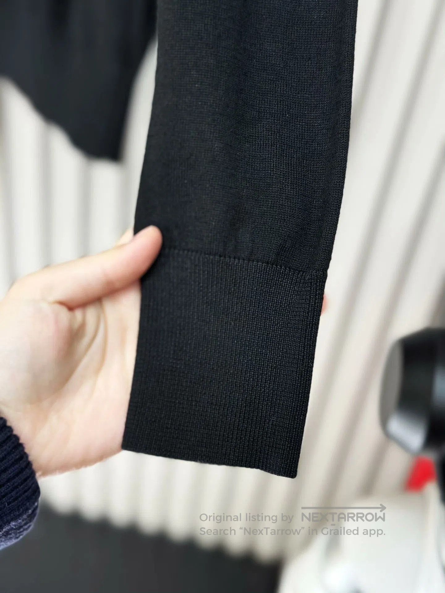 Givenchy Givenchy Black Casual Round Neck Wool Sweater. Size M / US 6-8 / IT 42-44 - 4 Thumbnail