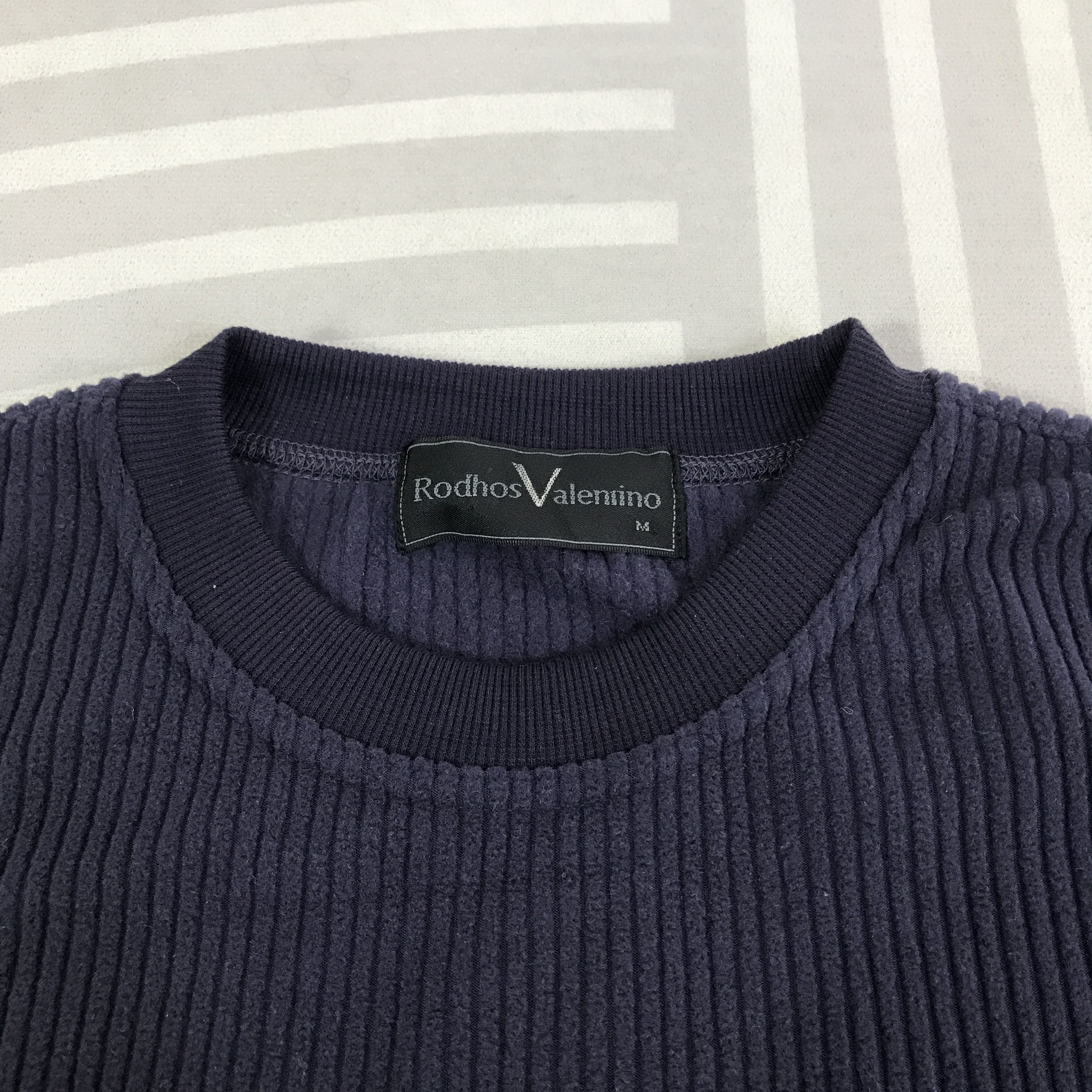 Japanese Brand Vintage Rodhos Valenrino Sweatshirt K114B22 Size US M / EU 48-50 / 2 - 5 Thumbnail