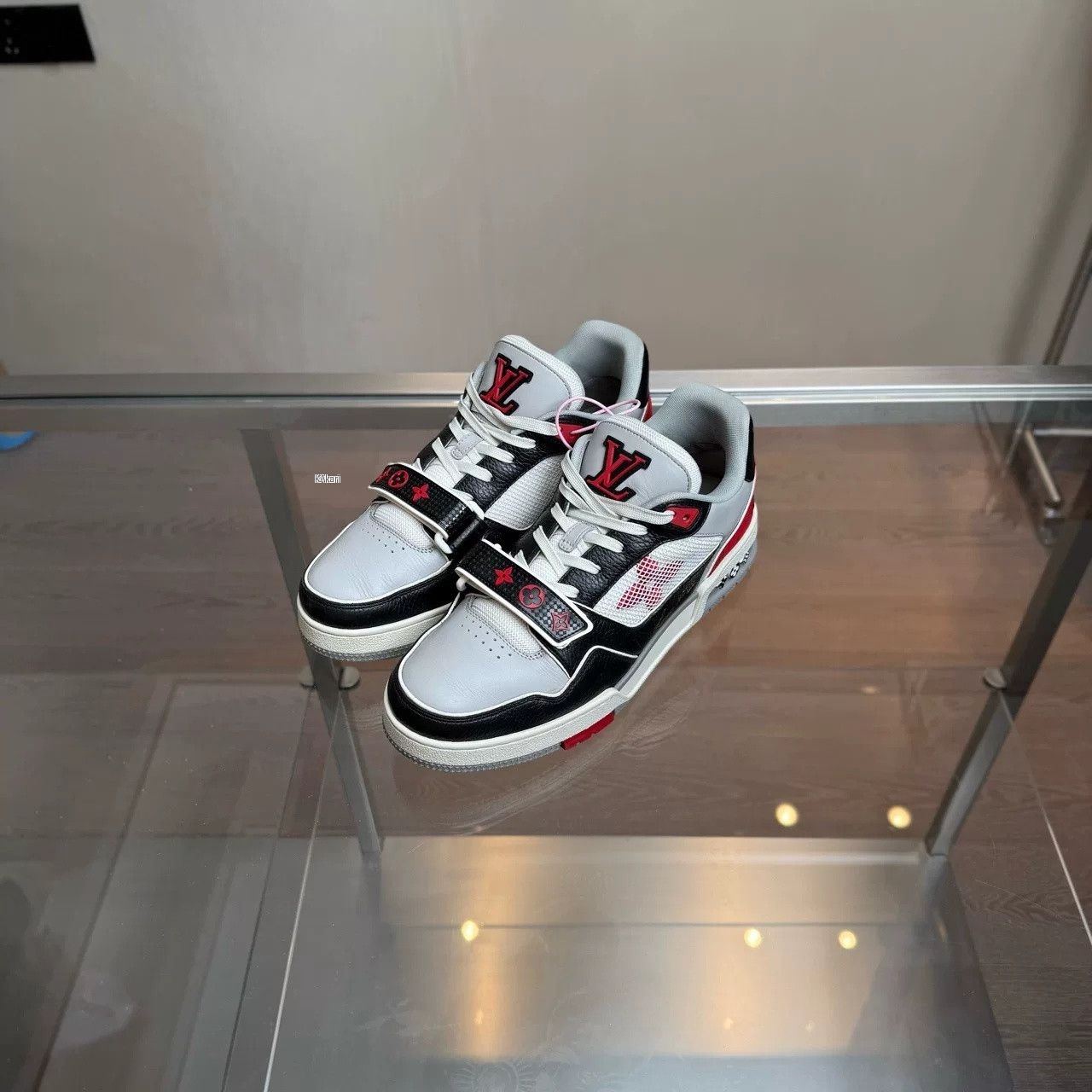 Louis Vuitton Louis Vuitton LV Trainer Black Red Size US 9 / EU 42 - 1 Thumbnail