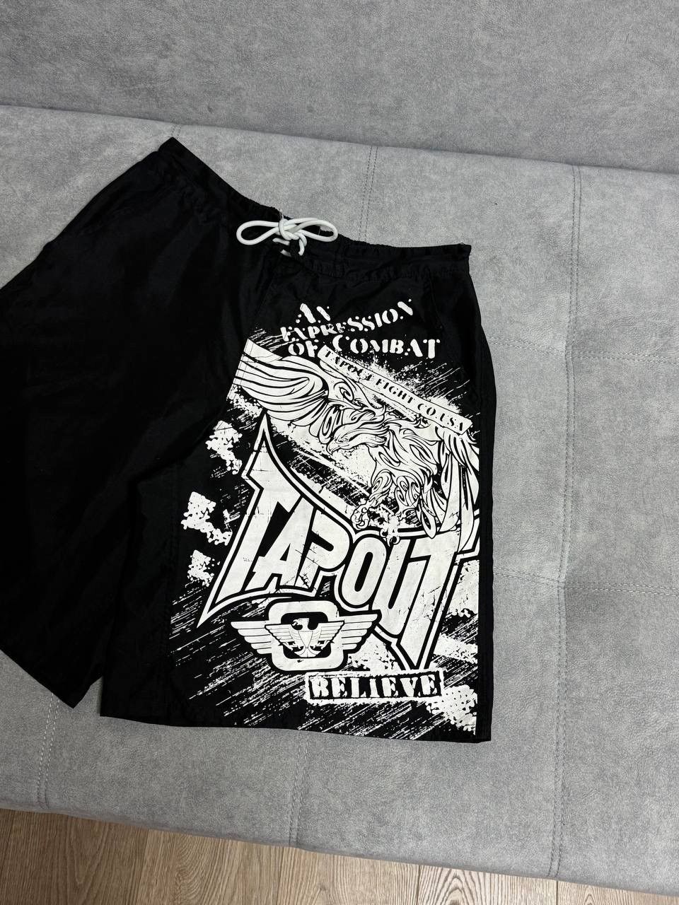 Tapout Vintage Tapout big logo nylon black shorts Size L Size US 34 / EU 50 - 4 Thumbnail