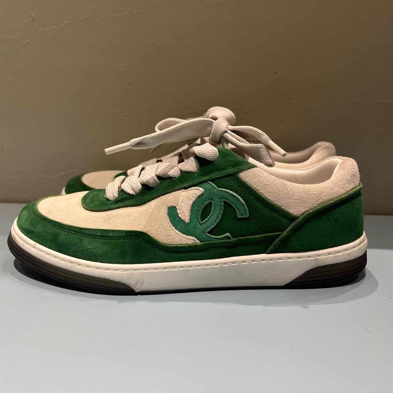Other Chanel White Green Leather Low Top Sneaker 36 Size US 5 / IT 35 - 3 Thumbnail