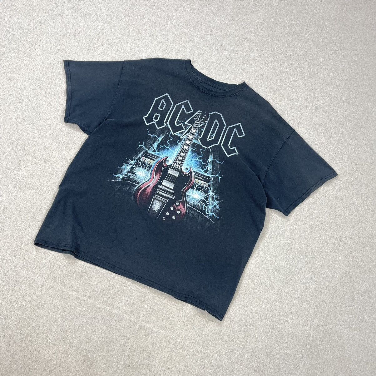 Band Tees VINTAGE WASHED FADED AC/DC BAND TEE ROCK METAL RETRO Size US XL / EU 56 / 4 - 3 Thumbnail