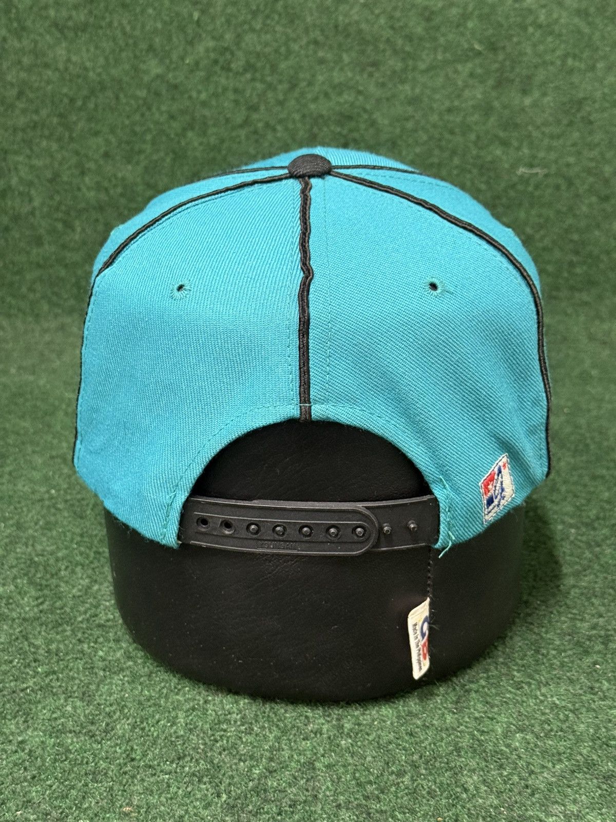 The Game Vintage San Jose Sharks Youngan Snapback Hat Size ONE SIZE - 3 Thumbnail