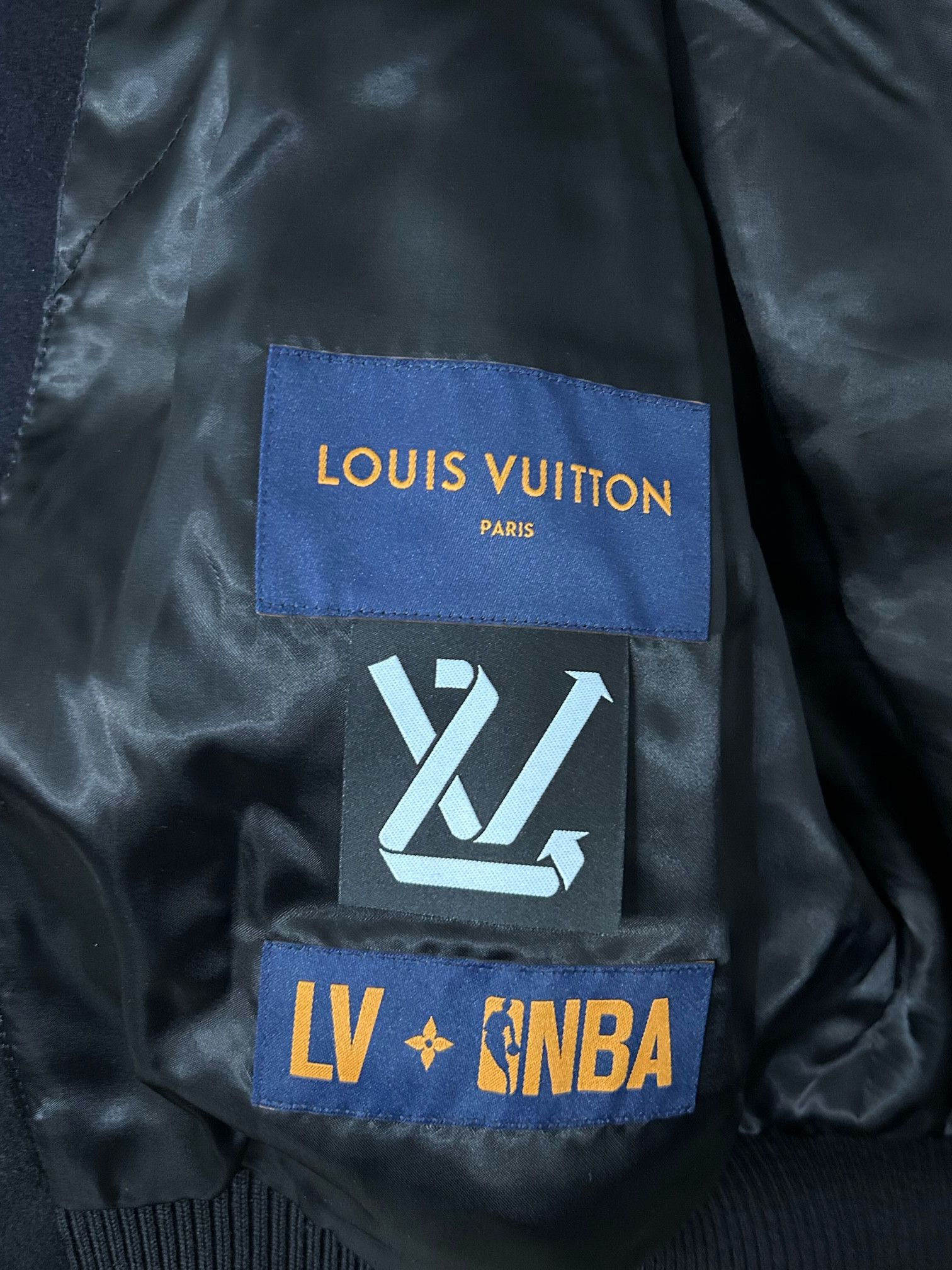 Louis Vuitton × Virgil Abloh Louie Vuitton Virgil Abloh NBA jacket Size US L / EU 52-54 / 3 - 16 Thumbnail