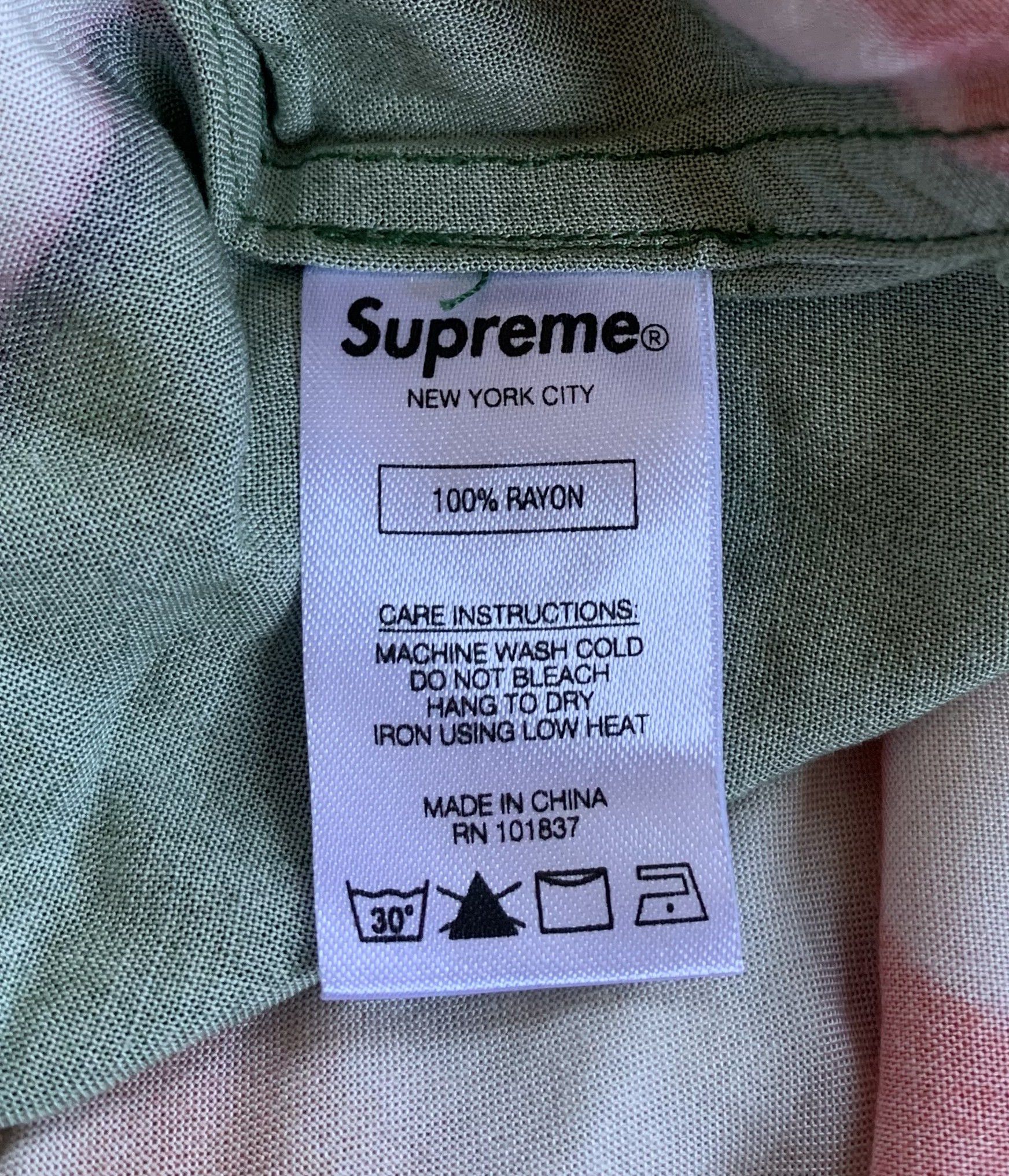 Supreme F/W 2018 Supreme Casino Rayon Shirt size small Size US S / EU 44-46 / 1 - 6 Thumbnail