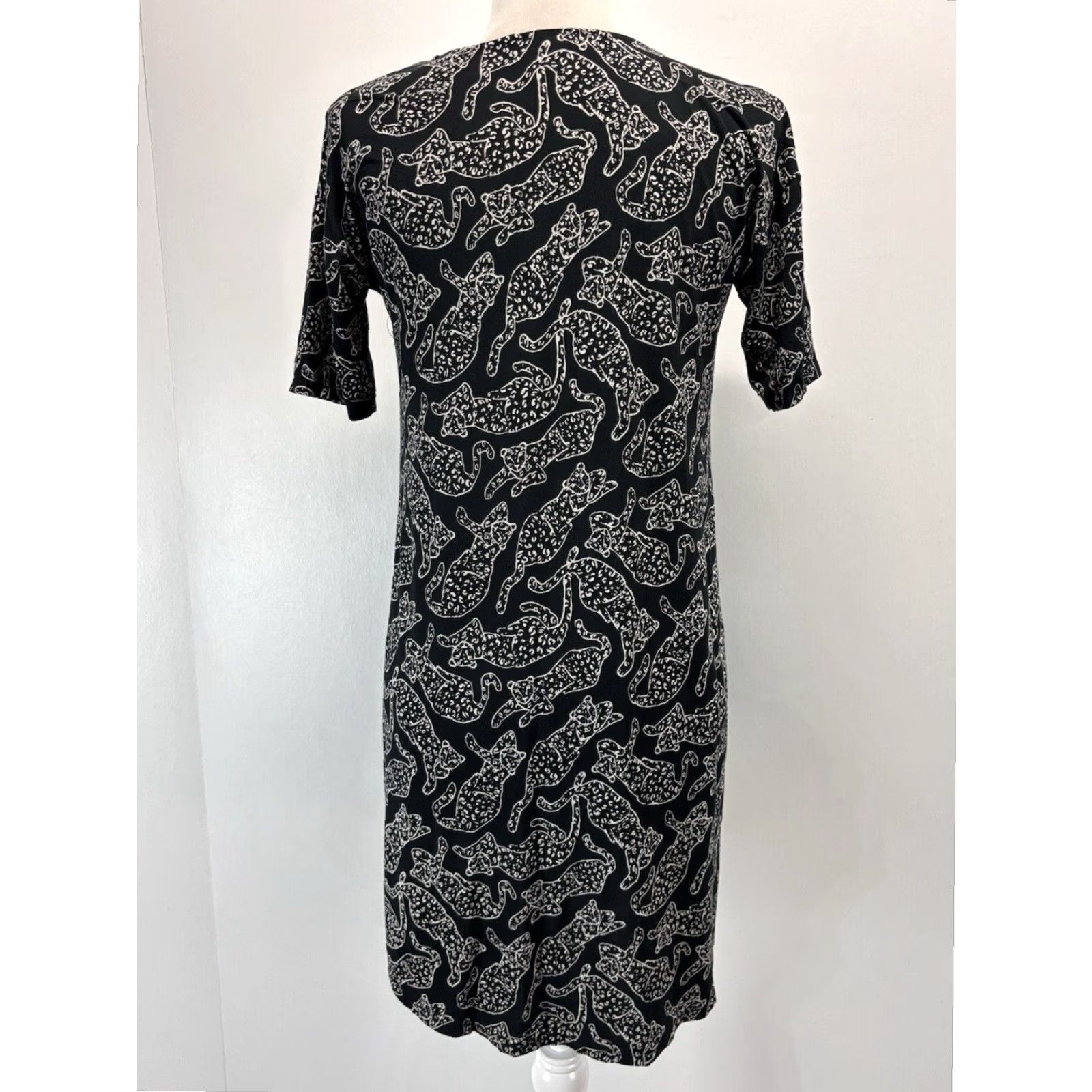 Vintage Soma Sleep Shirt Womens Small Black White Cheetah Print Short Sleeve Loose Fit Size S / US 4 / IT 40 - 3 Thumbnail