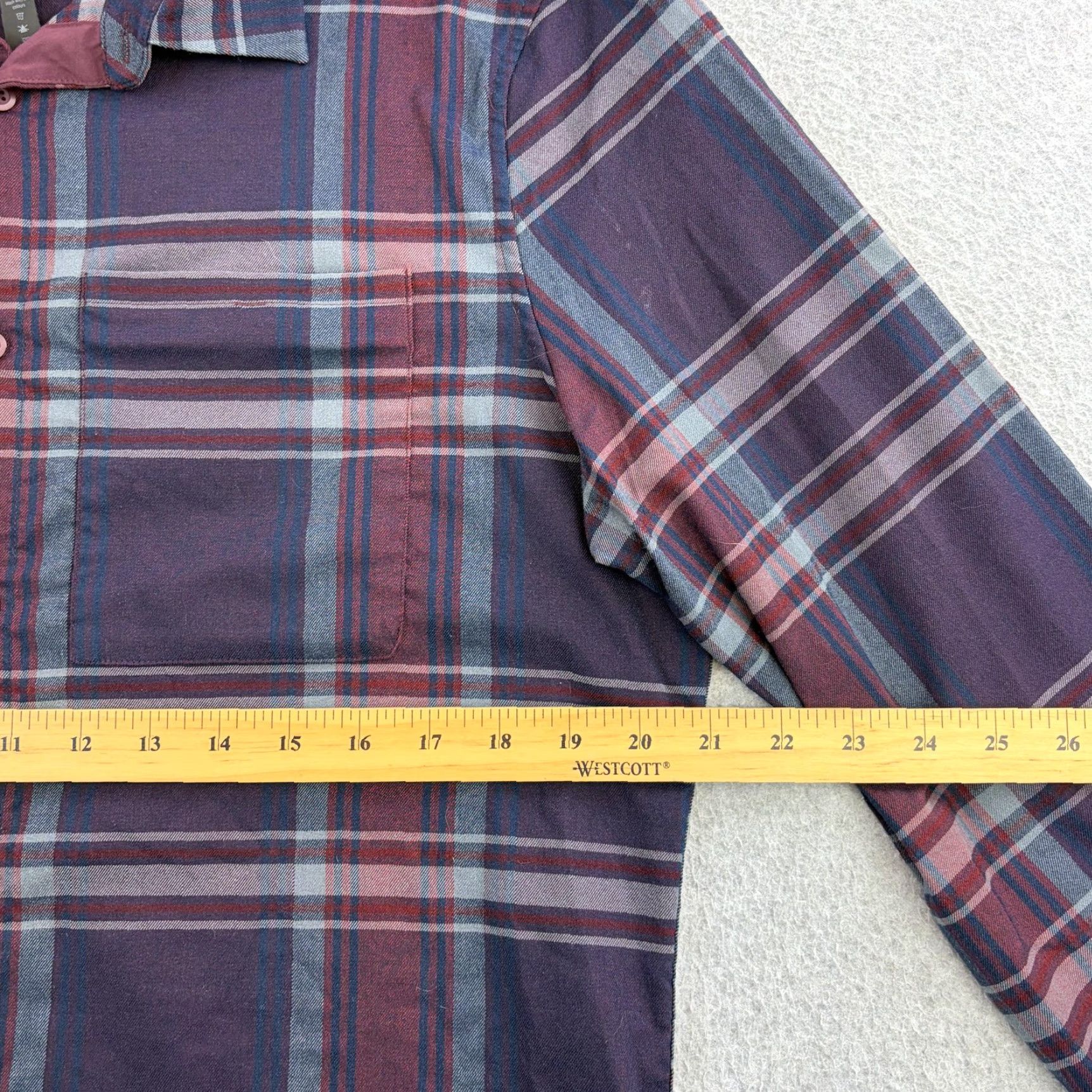 Lululemon Lululemon Shirt Mens Large Purple Plaid Long Sleeve Button Up Stretch Casual Shirt Size US L / EU 52-54 / 3 - 2 Thumbnail
