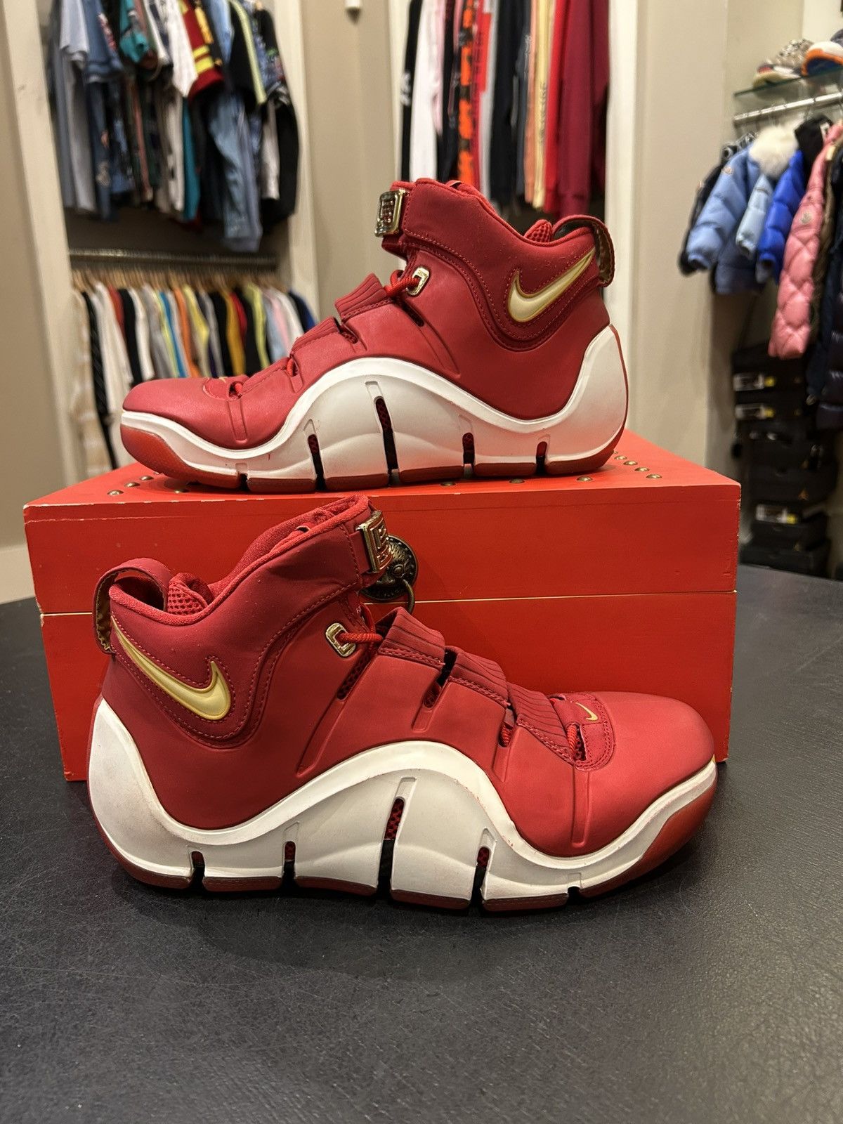 Nike Lebron 4 ‘China’ Special Wooden Box Size US 9 / EU 42 - 1 Thumbnail