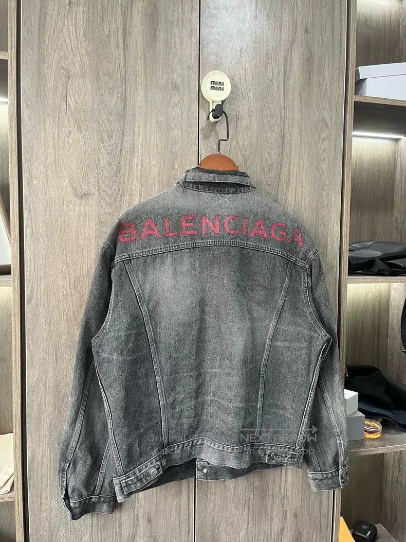 Balenciaga Balenciaga Letter print distressed denim jacket Size XS / US 0-2 / IT 36-38 - 5 Thumbnail