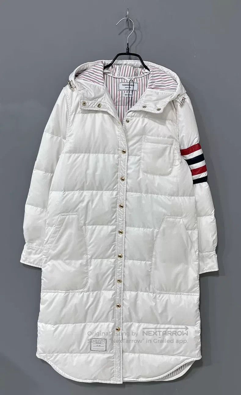 Thom Browne Thom Browne White Classic Four Stripe Long Down Coat Size XS / US 0-2 / IT 36-38 - 2 Thumbnail