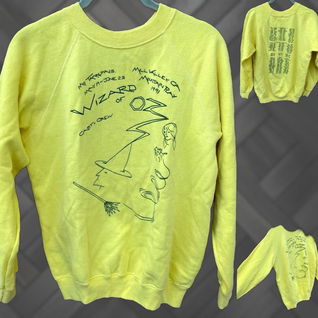 Hanes VINTAGE Wizard Of Oz Cast + Crew Mt Tamalpais 1991 Sweatshirt Hanes Yellow M Mens Pullover Graphic Print 90s Movie Dorothy raglan Sweatshirt Size US M / EU 48-50 / 2 - 1 Thumbnail