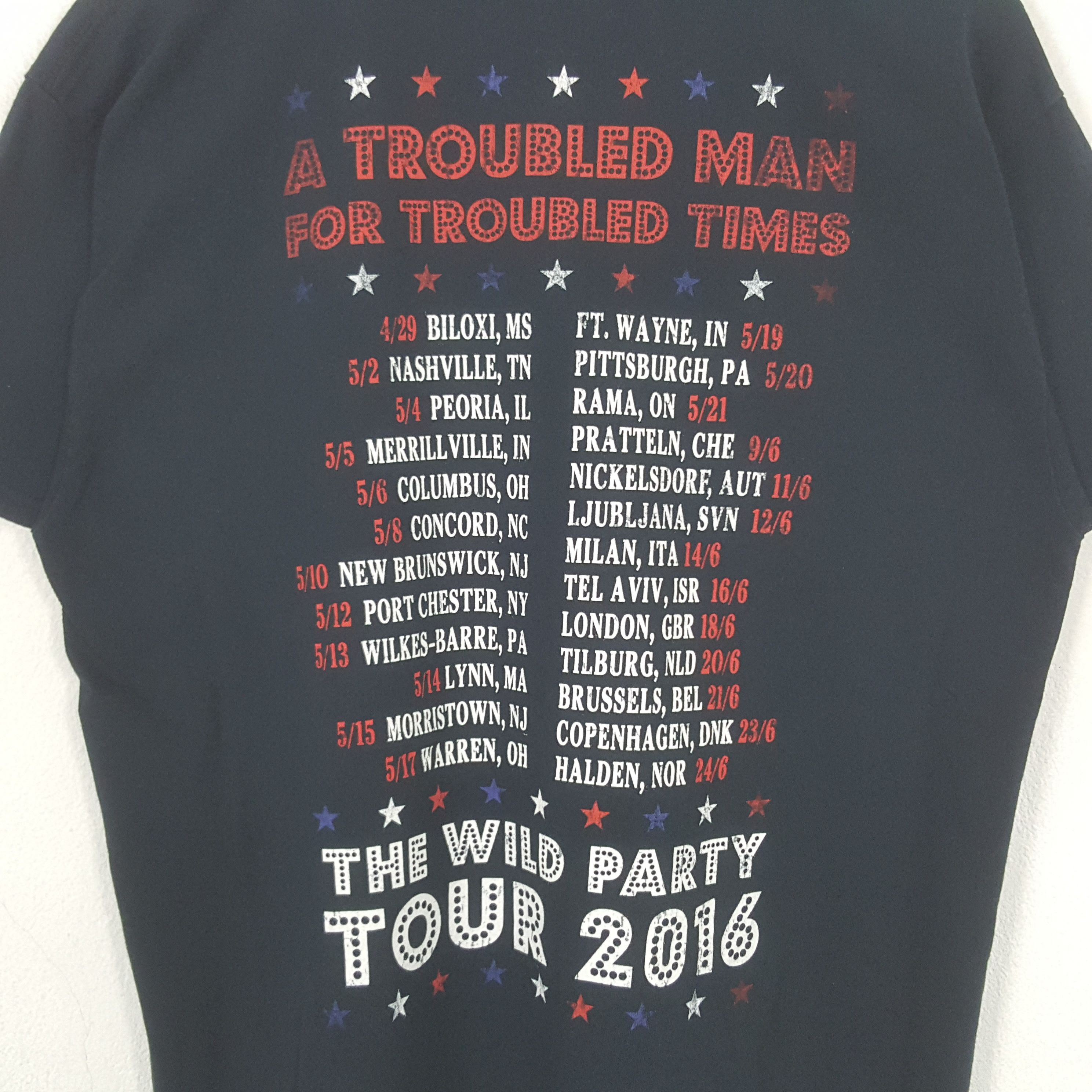 Band Tees Vintage Alice Cooper American Rock Singer Tour Tshirt RR12 Size US L / EU 52-54 / 3 - 4 Thumbnail