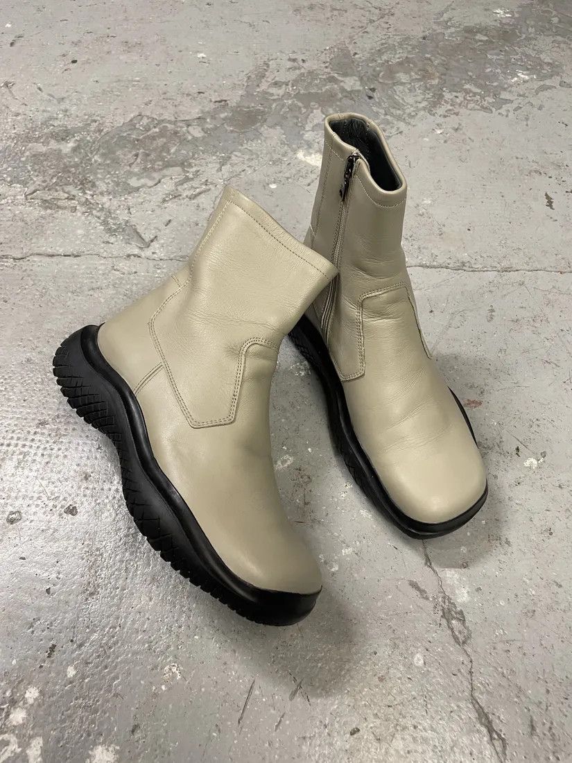Prada × Vintage FW1999 Prada Vibram Grey Ankle Leather Boots Size US 7.5 / IT 37.5 - 2 Thumbnail