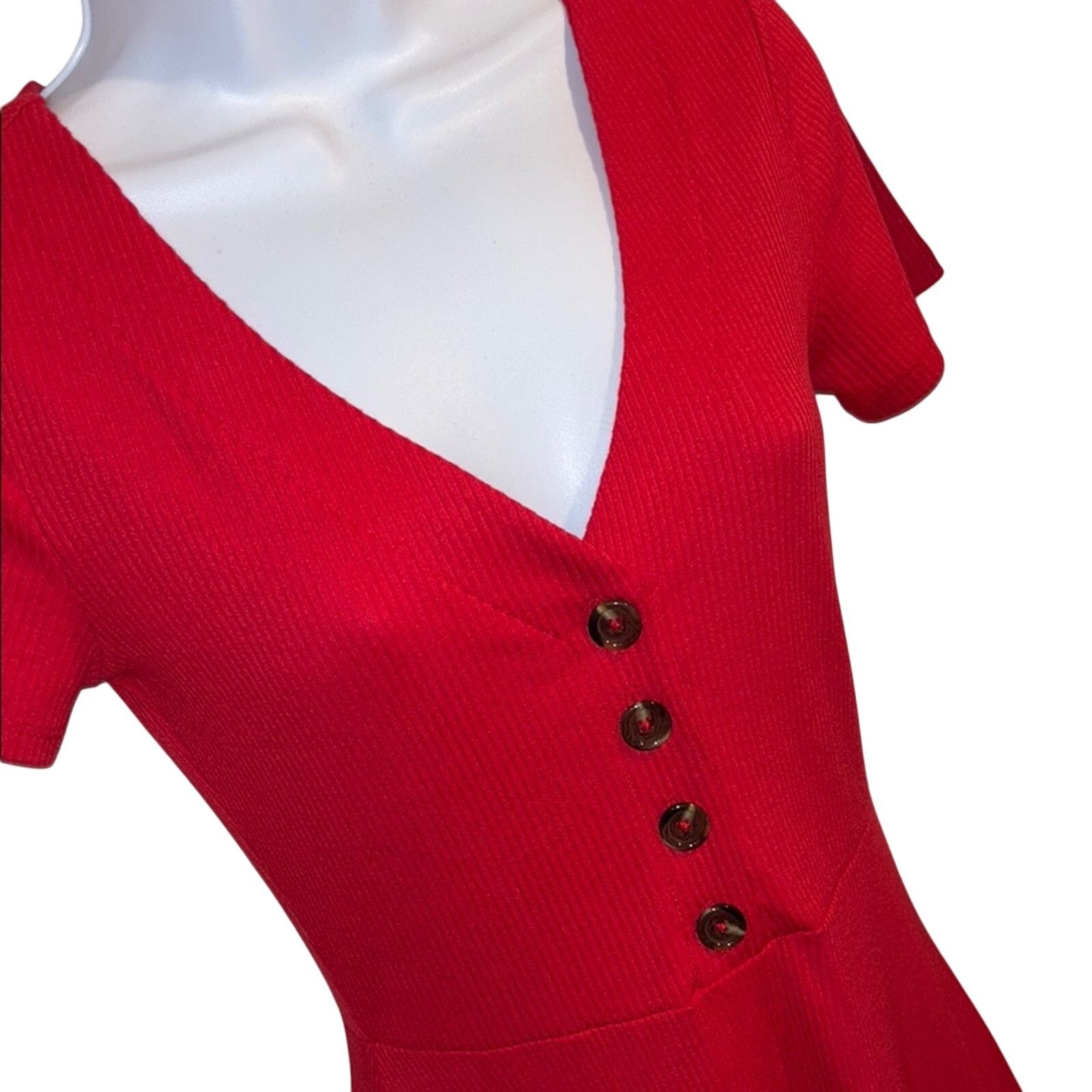Forever 21 Forever 21 Elegant Red Button-Front Dress - Small Size S / US 4 / IT 40 - 2 Thumbnail