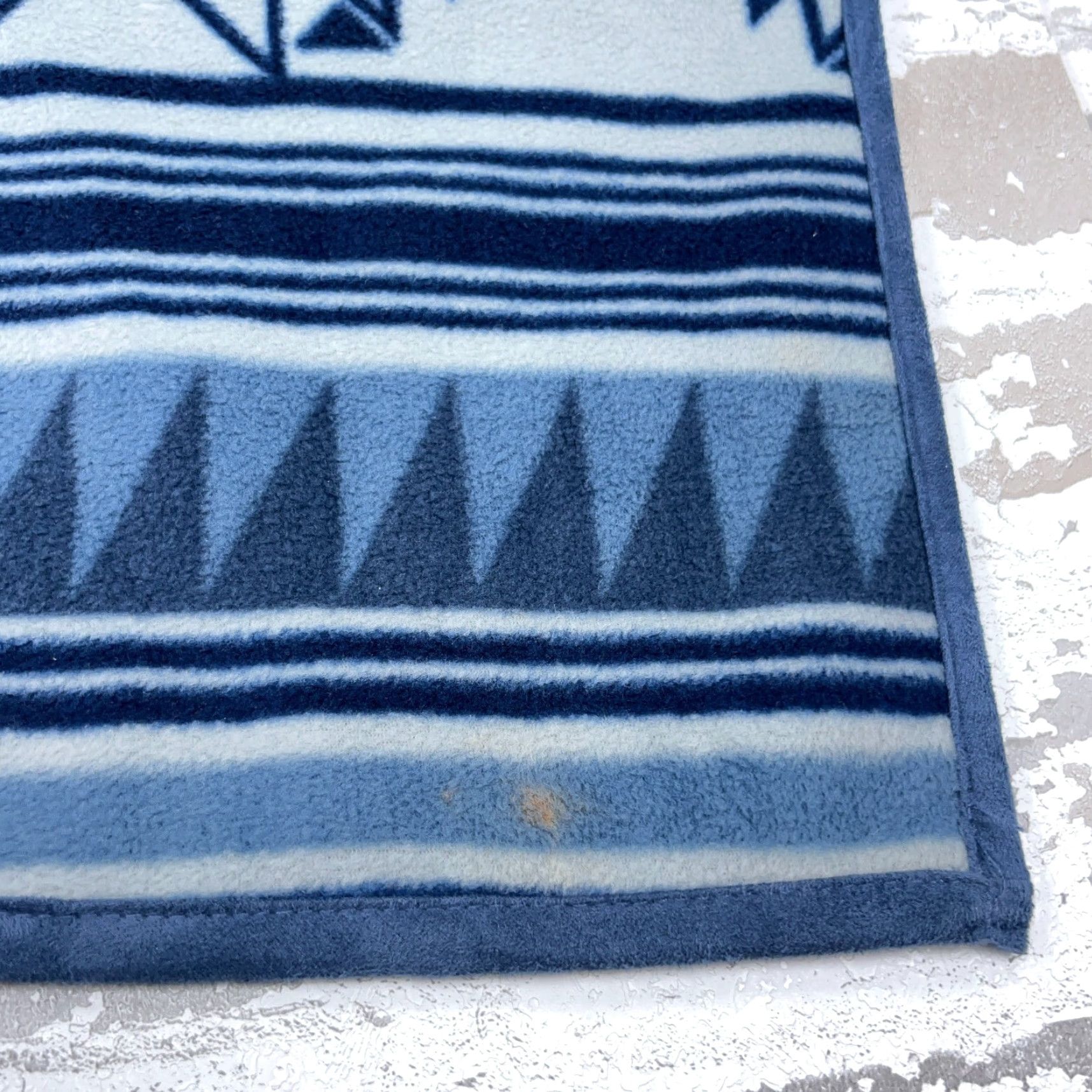 Vintage Woolrich Sweater Poncho Women One Size Blue Fleece Aztec Southwestern Pullover Woolrich Logo Embroidered Zipper All Seasons Casual Travel Workwear Size ONE SIZE - 4 Thumbnail