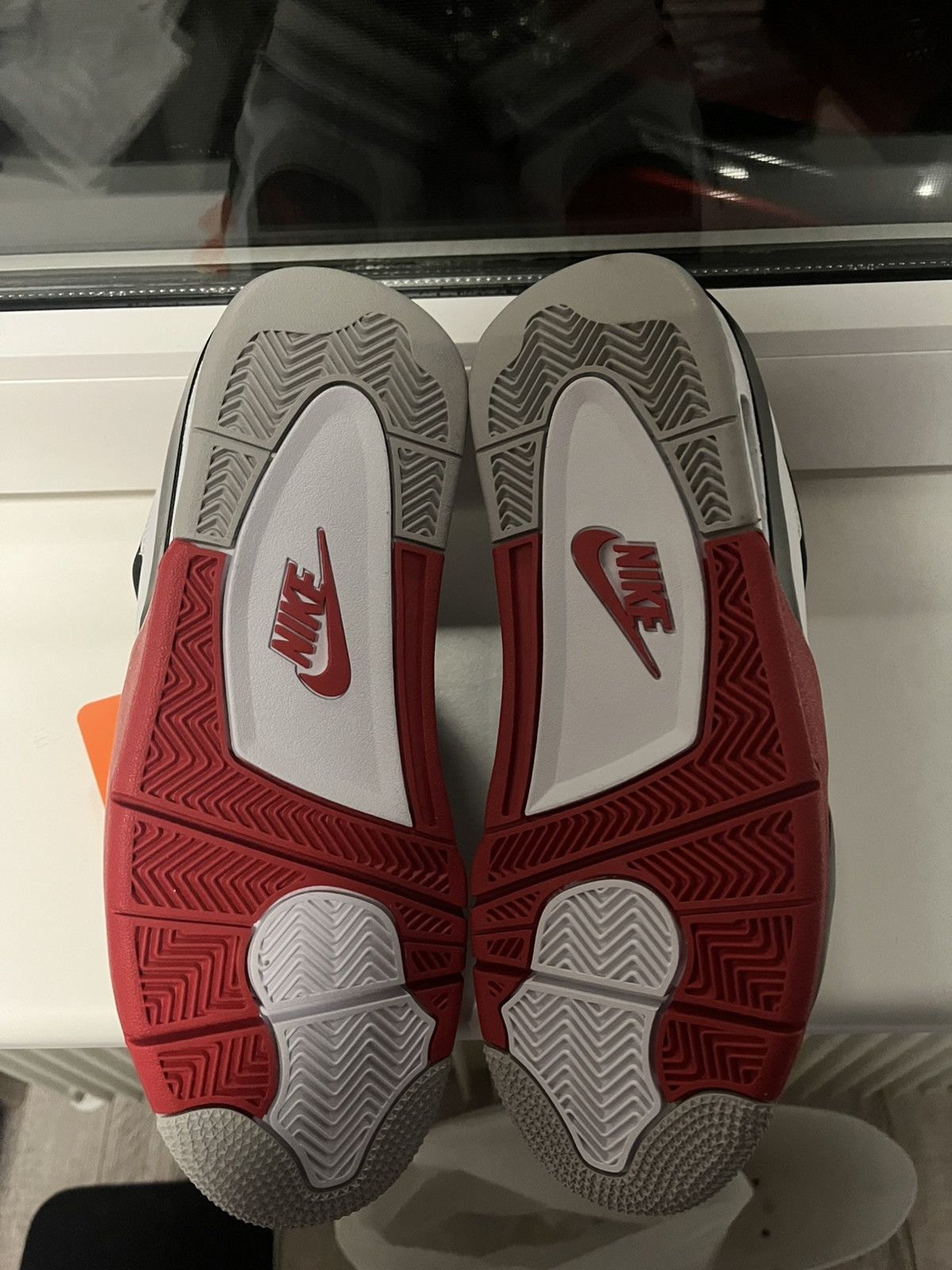 Jordan Brand × Nike Jordan 1 Fire Red 2020 Size US 8 / EU 41 - 6 Thumbnail