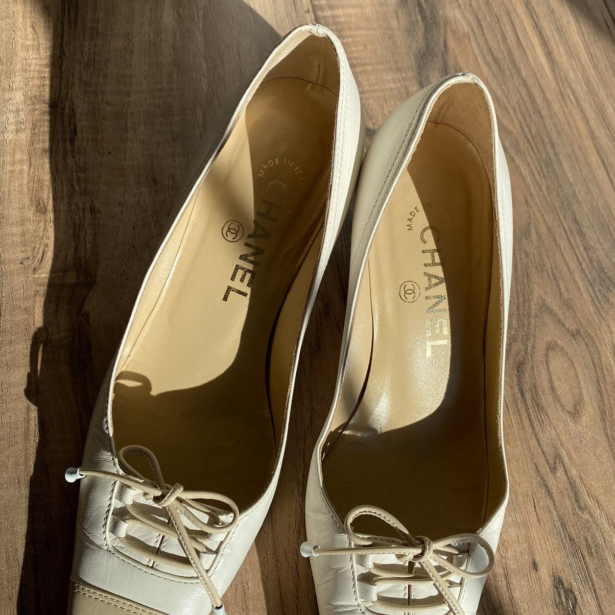Chanel × Vintage Chanel 2003 Lace-up Bow Beige / White Pointed Toe Pumps Size US 6.5 / IT 36.5 - 3 Thumbnail