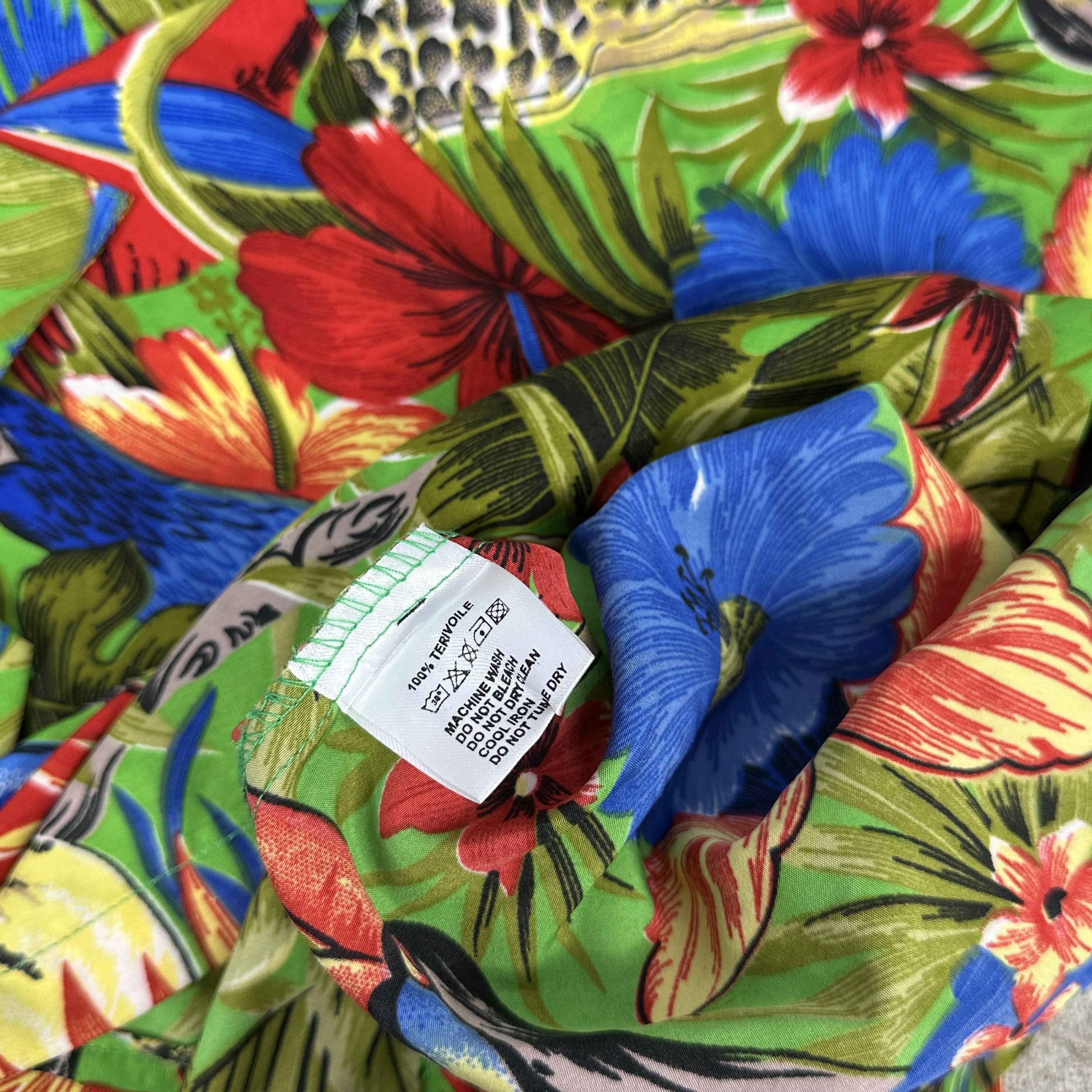 Vintage Vintage Streetwear Y2K Casual Summer Hawaiian Shirt Size US S / EU 44-46 / 1 - 3 Thumbnail
