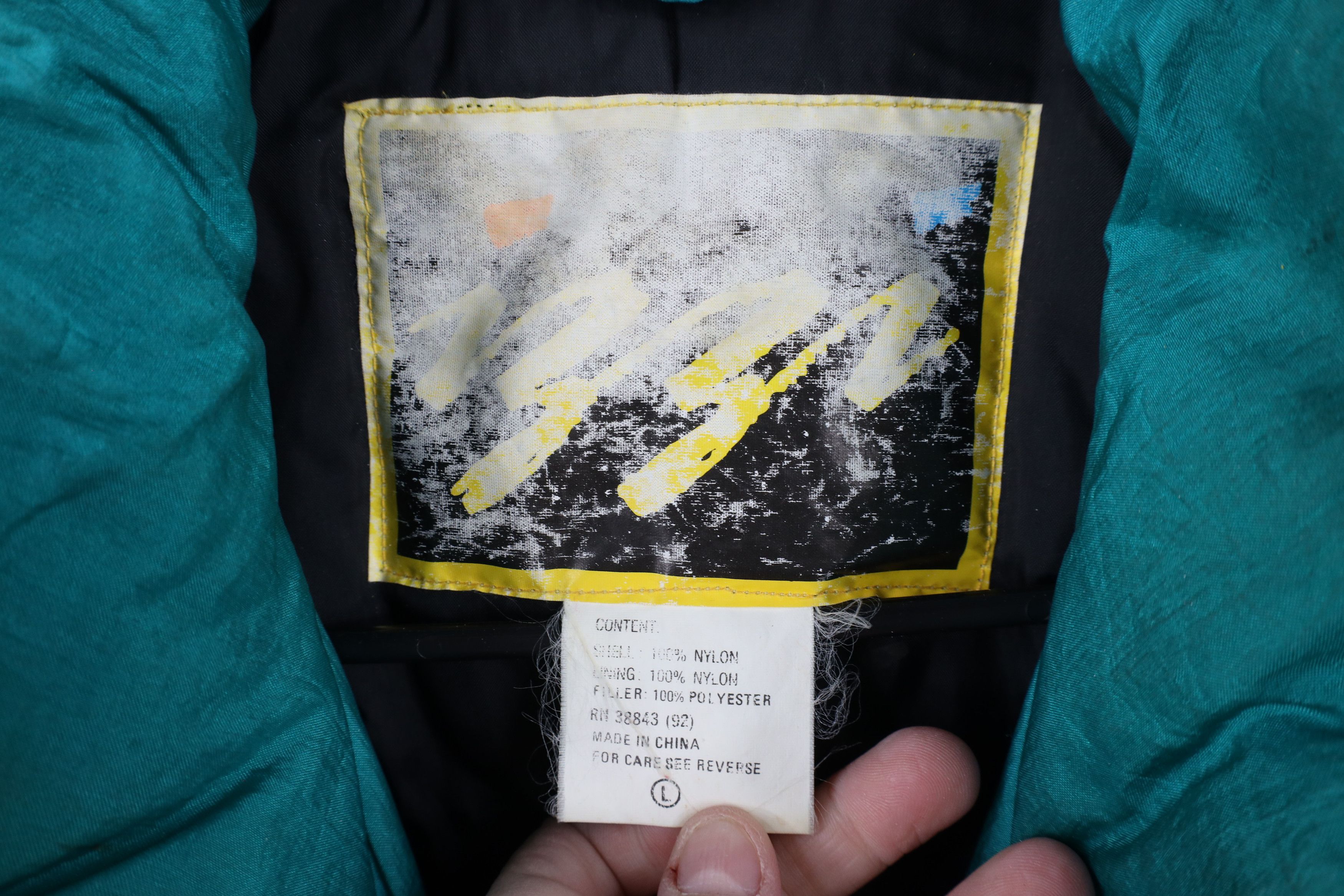 Vintage Vintage 90s Streetwear Abstract Rainbow Puffer Jacket Size L / US 10 / IT 46 - 9 Thumbnail