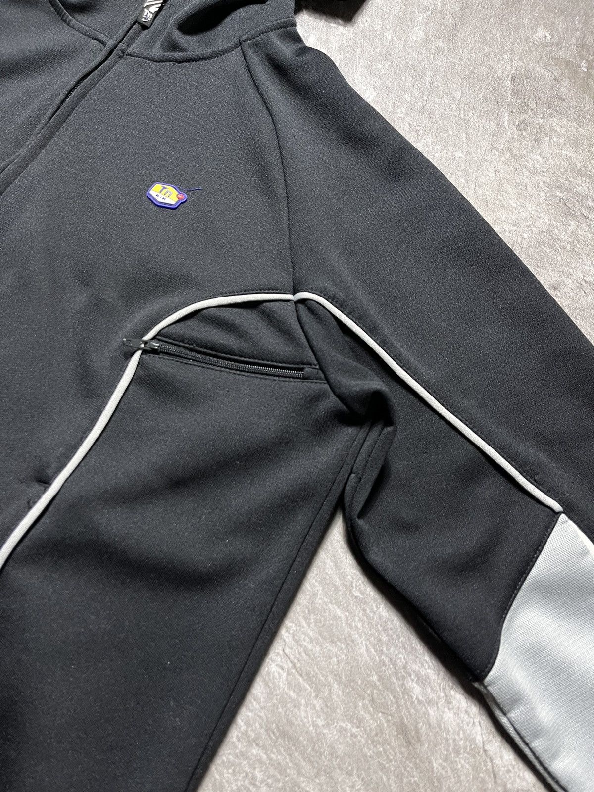 Nike Nike Tn Vintage 90s Rare Zip Up Hoodie With Logo Drill Size US M / EU 48-50 / 2 - 5 Thumbnail