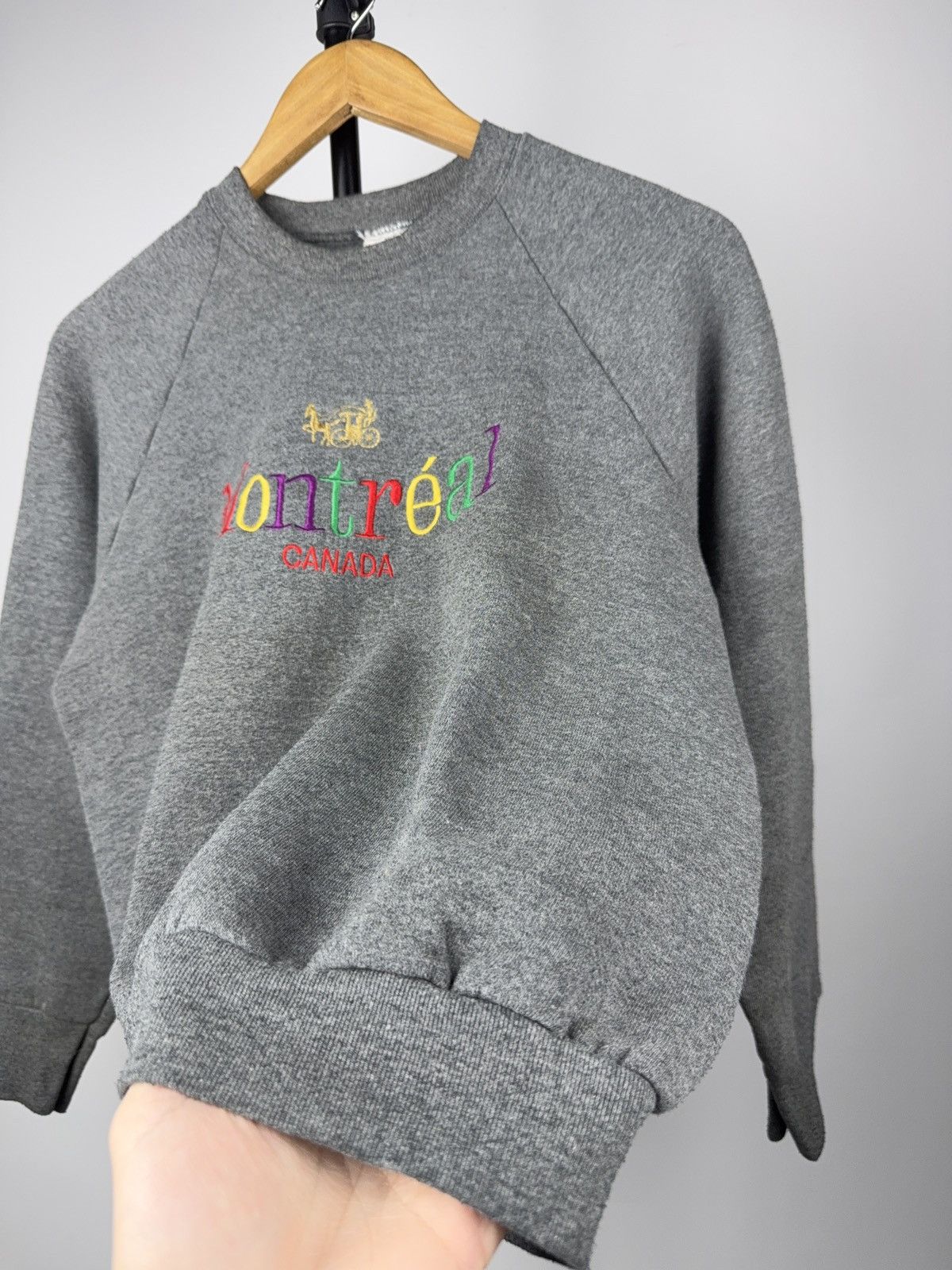 Vintage Vintage 90s Montreal Canada Embroidered Crewneck Sweatshirt Size M / US 6-8 / IT 42-44 - 2 Thumbnail